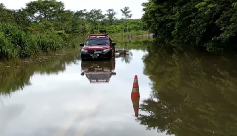 Governo do Acre prestará apoio em trecho alagado da BR-364, em Rondônia