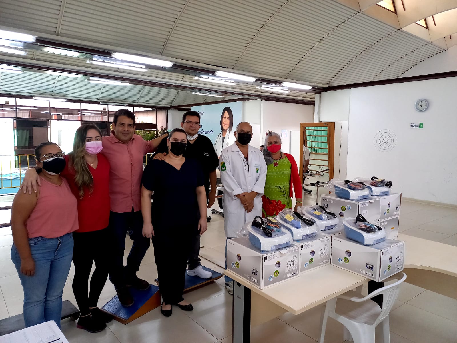 Fundhacre entrega equipamentos para reabilitação dos pacientes do setor de Fisioterapia