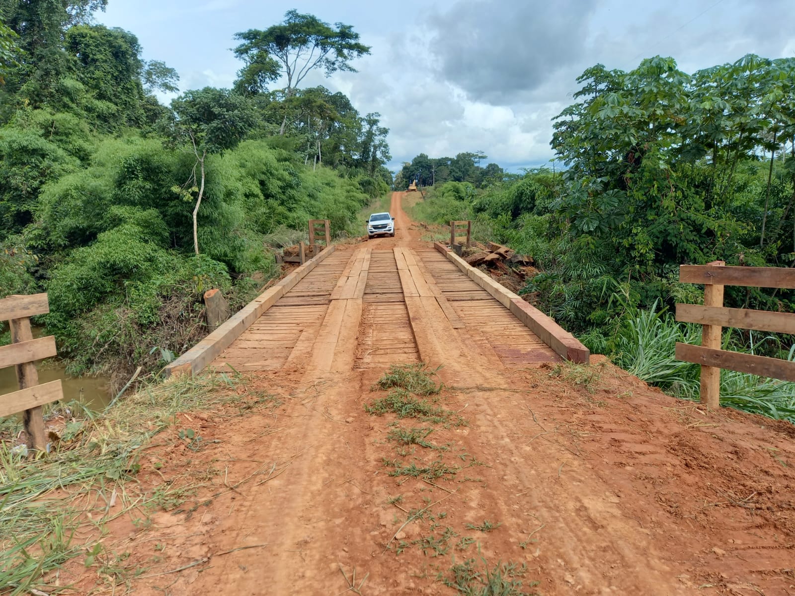 Governo e prefeitura de Capixaba recuperam ponte no Ramal Antônio Costa