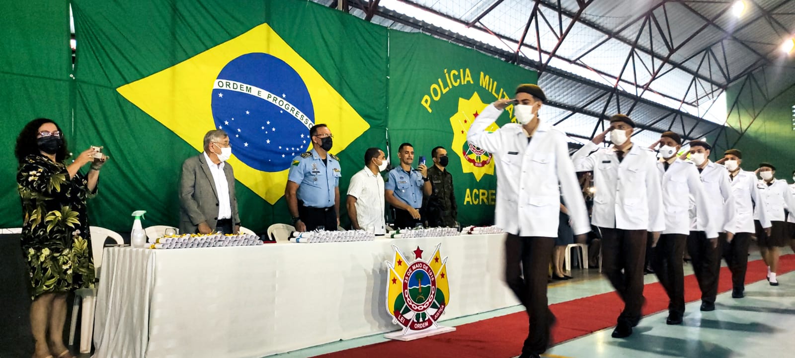 Colégio Militar Estadual Tiradentes forma 152 alunos do ensino fundamental