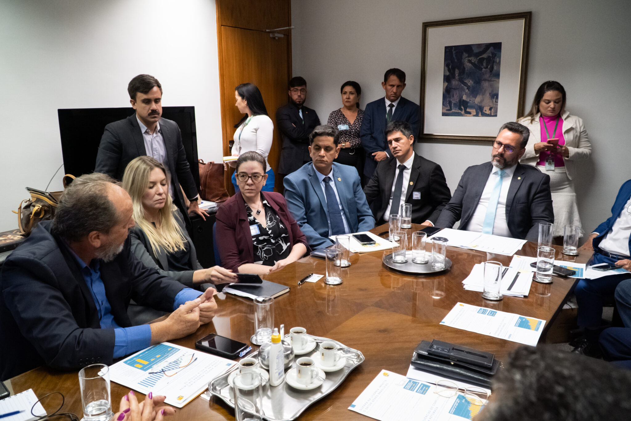 Estado debate valor de passagens junto à bancada federal e companhias aéreas