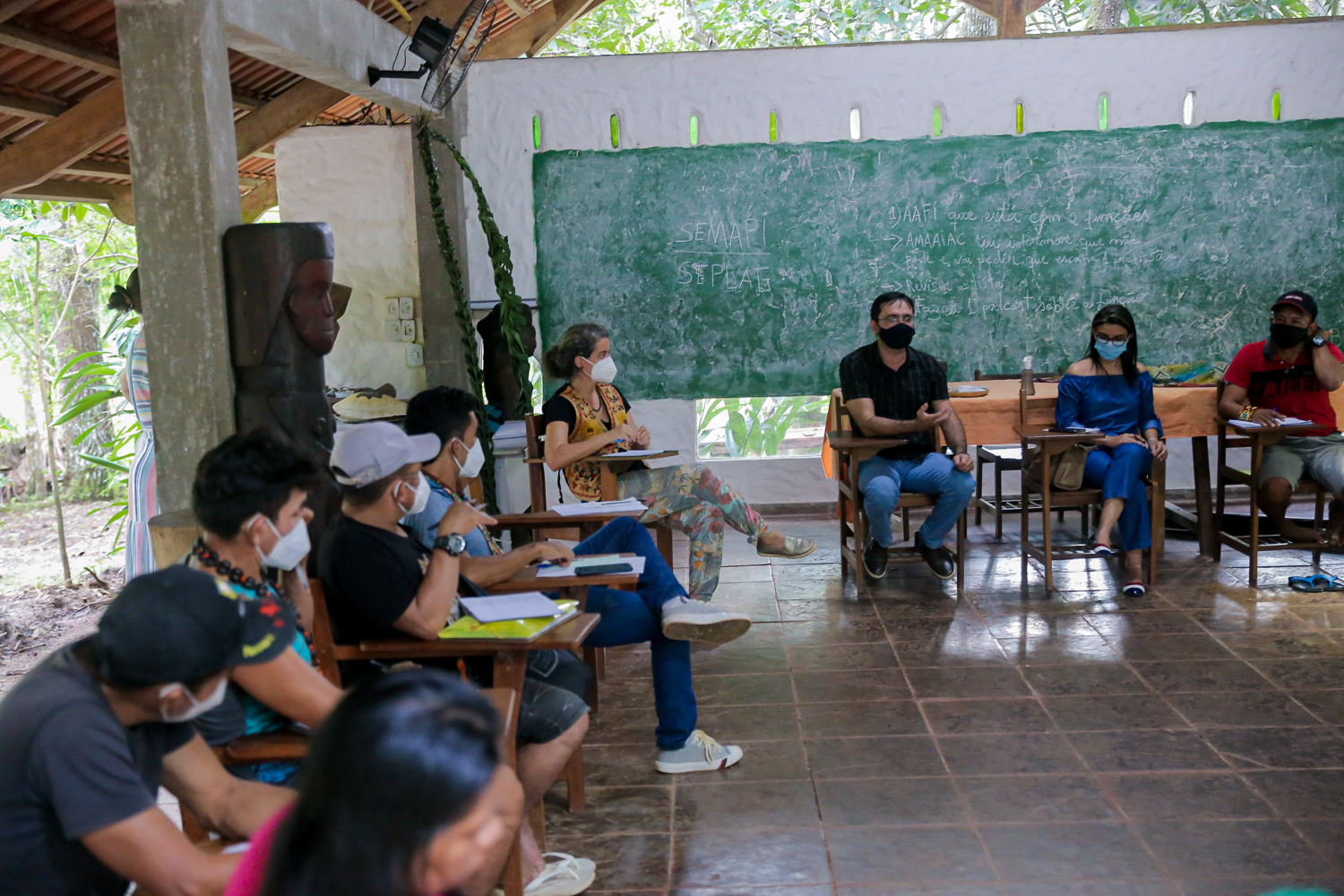 Em reunião com gestores, agentes agroflorestais indígenas debatem sobre o fortalecimento da categoria