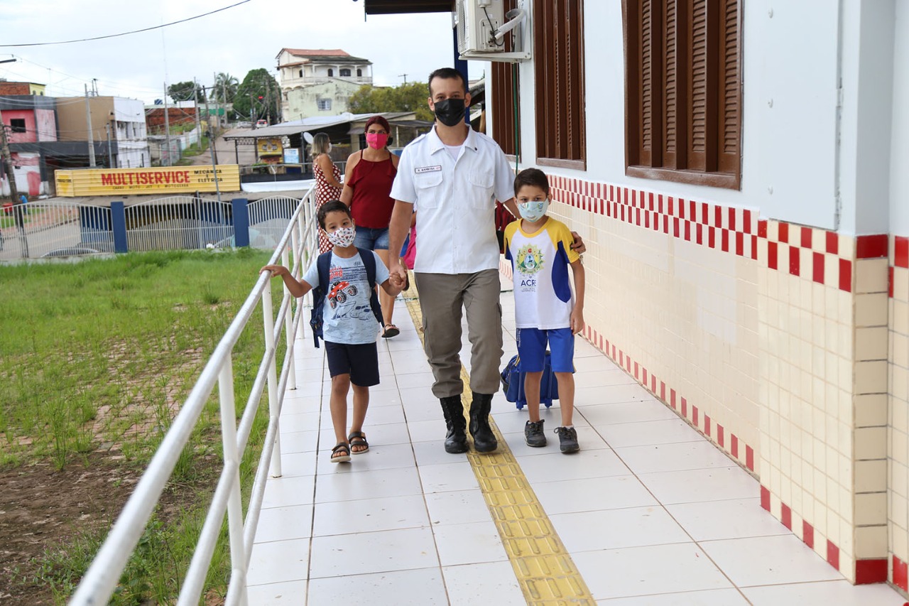 Governo sanciona lei que garante o acompanhamento de crianças e adolescentes nas escolas