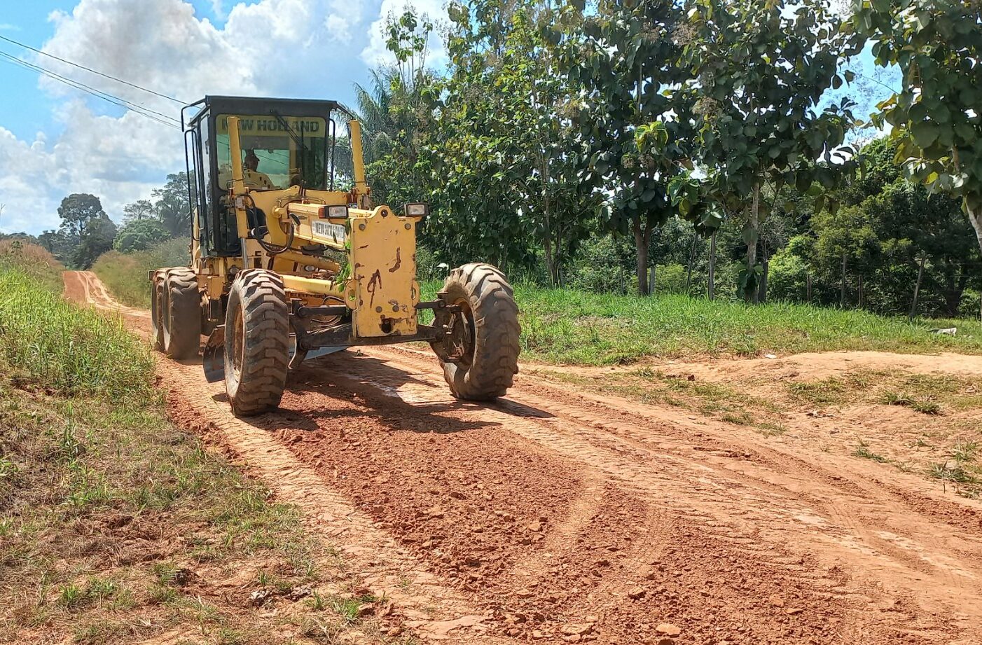 Deracre e prefeitura realizam melhorias no Ramal do Espinhara, no Bujari