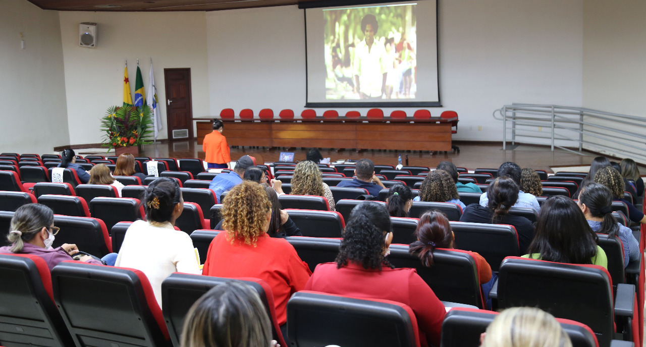 Educação realiza formação continuada em relações etnorraciais