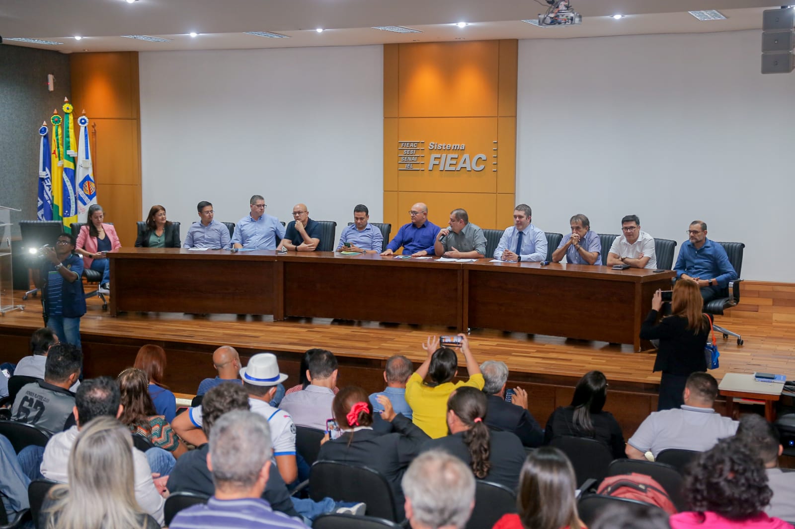 Governo do Acre lança segundo pacote de obras de estímulo à construção civil e geração de emprego