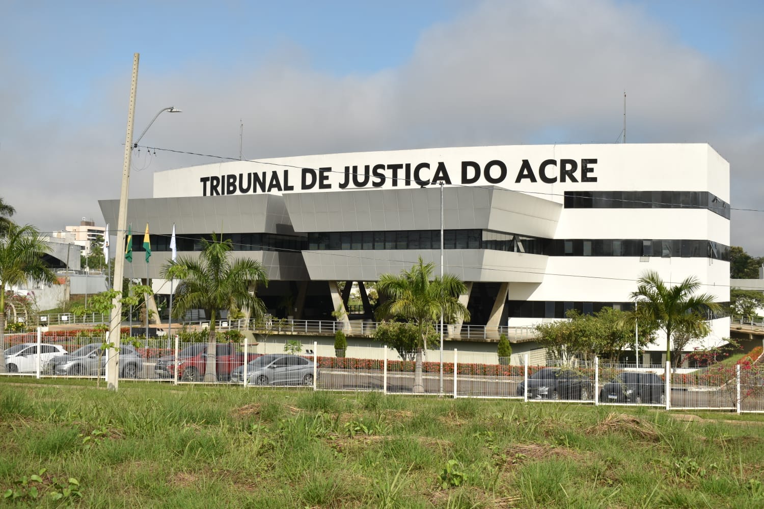 Governo assina ordem de serviço para reforma no prédio de diretoria do Tribunal de Justiça