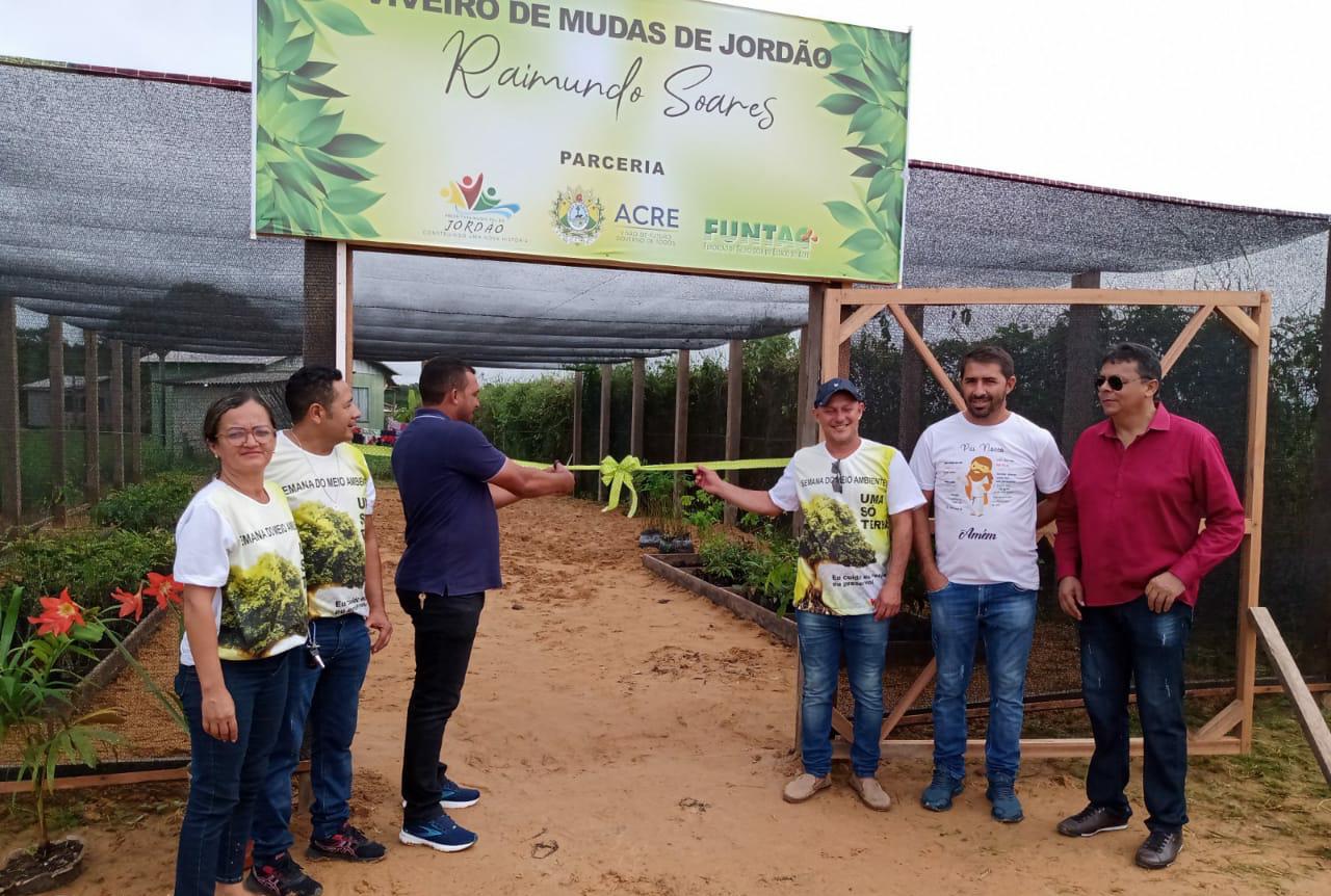 Governo implanta viveiro de mudas de espécies florestais e frutíferas em Jordão