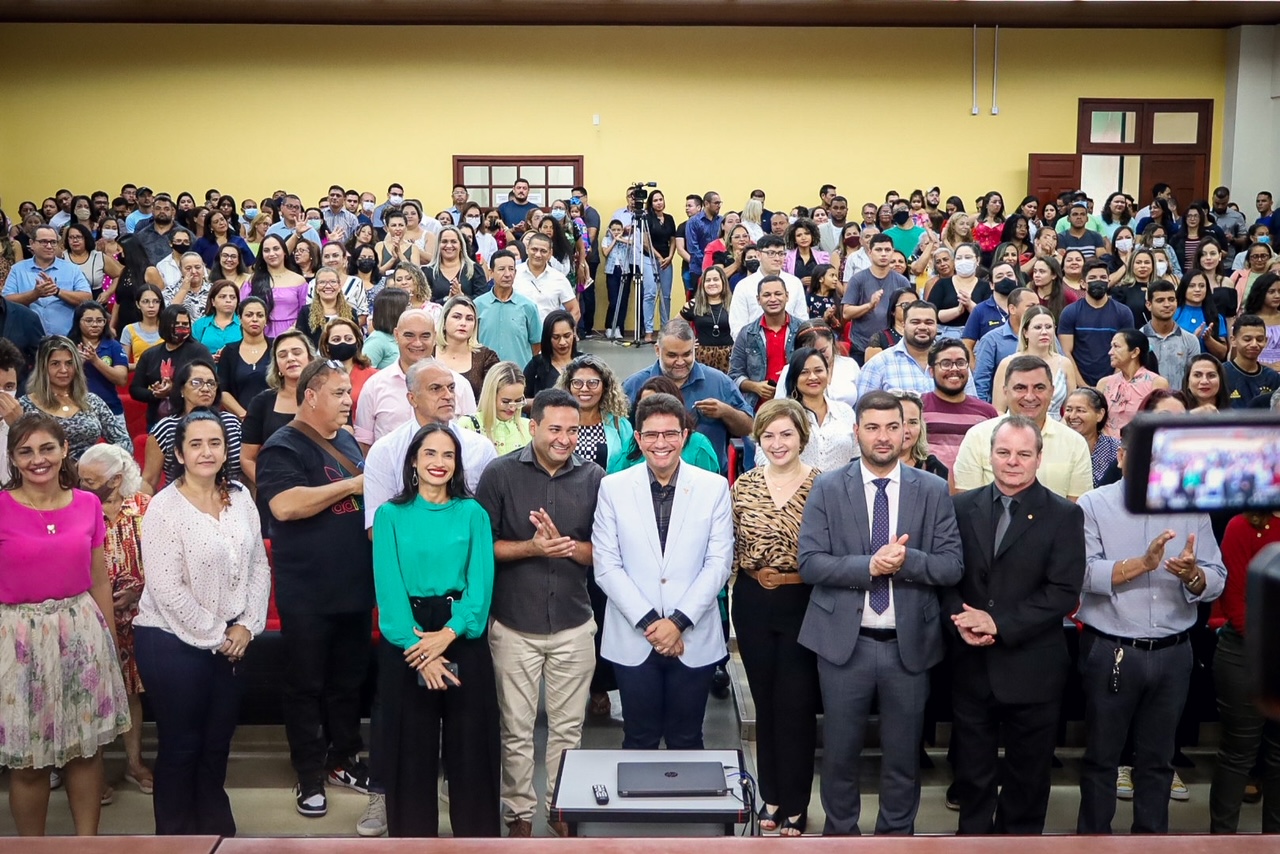 Governo do Estado dá posse a 183 novos professores efetivos para o quadro da Secretaria de Educação