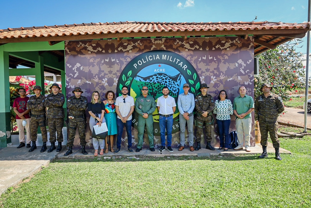 Representante alemão do Programa REM conhece trabalho do Batalhão Ambiental nas ações de comando e controle