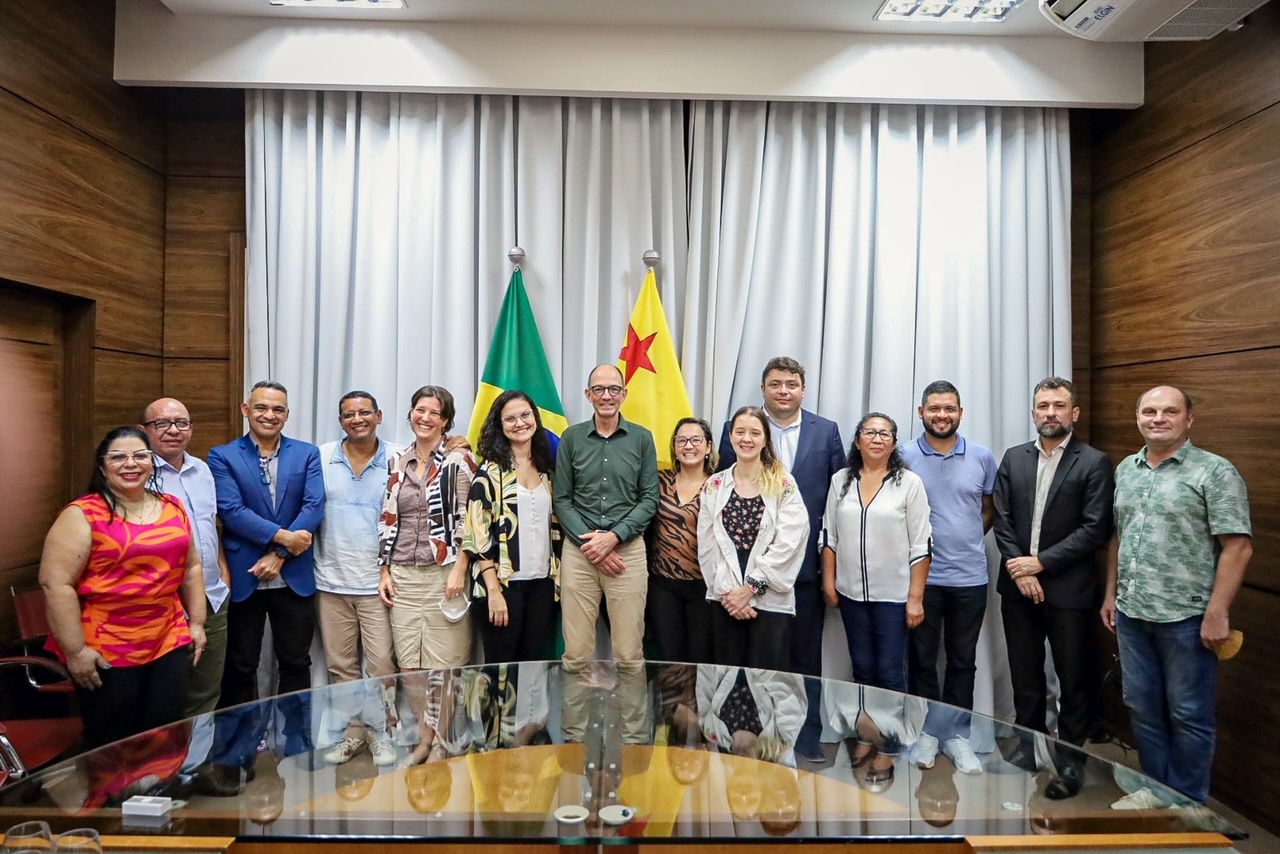 Comitê Gestor do Sisa se reúne com representantes da Alemanha e Reino Unido para tratar sobre desmatamento no Acre