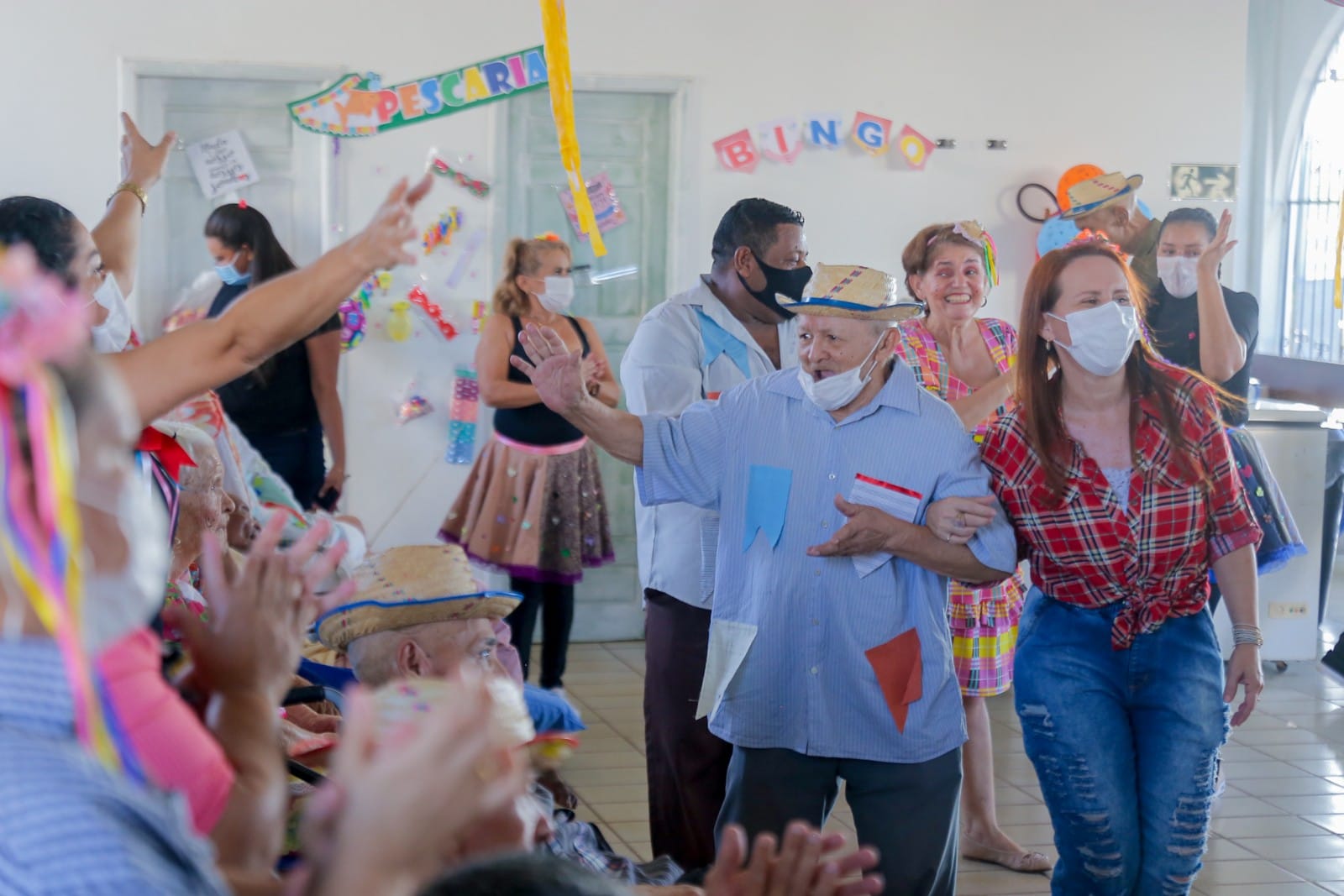 Parceria entre direção do Lar Vicentino e governo garante festa junina para idosos