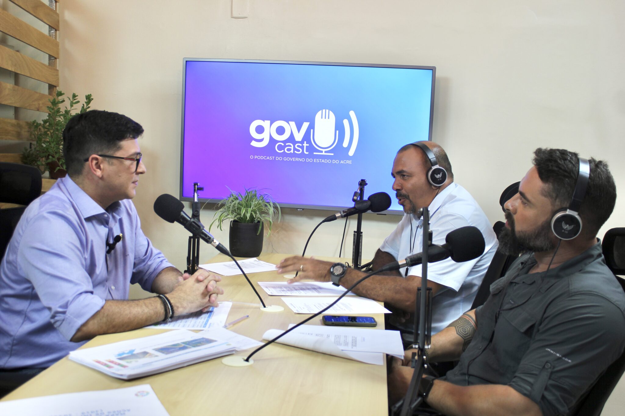“Governo já investiu mais de R$ 400 milhões em obras de infraestrutura”, diz secretário Alencar no GovCast