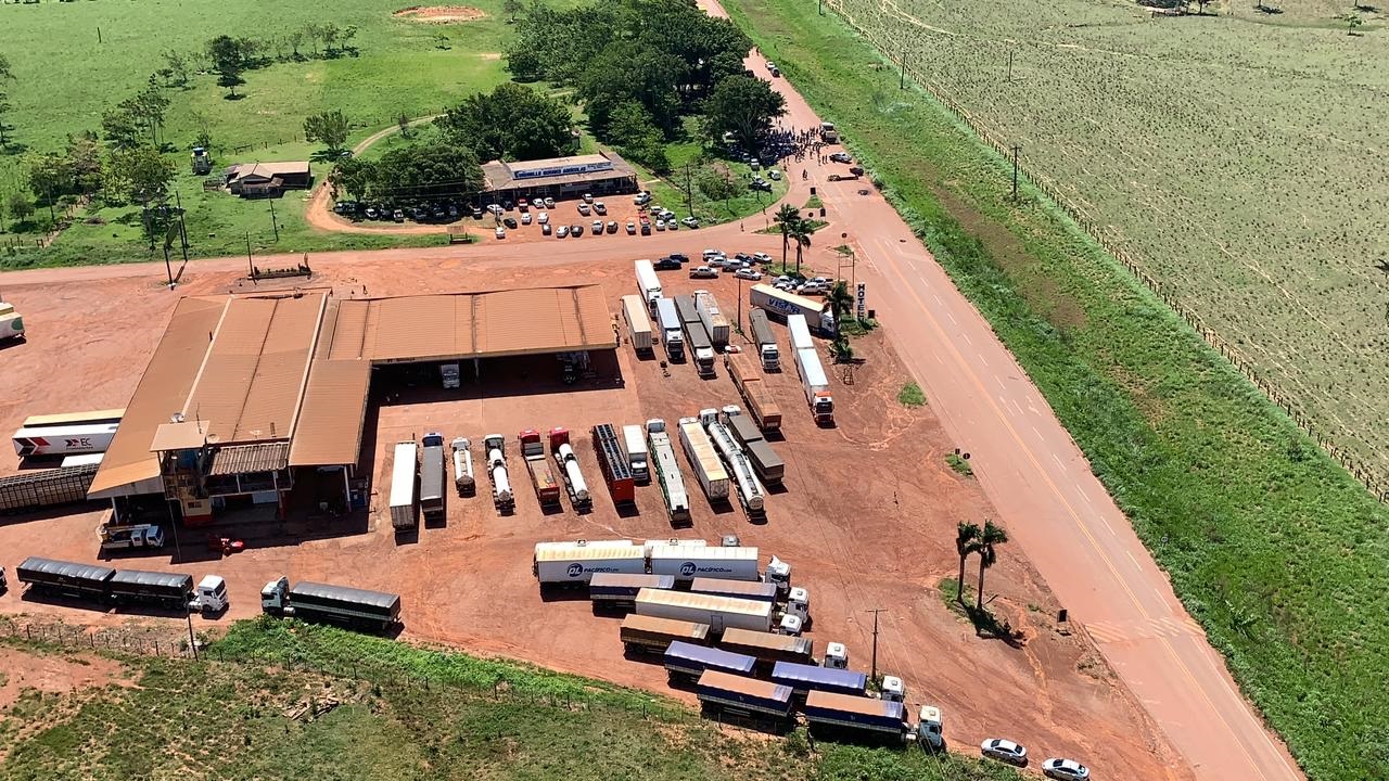 Manifestação de Acrelândia se reduz, bloqueio no Alto Acre acaba e PM de Rondônia apoiará PRF com o Choque na Vila Extrema