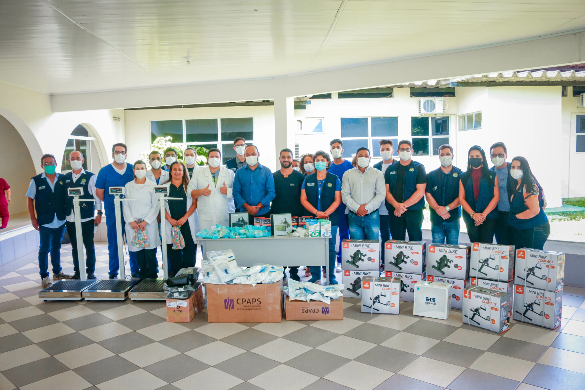 Fundhacre entrega equipamentos para o serviço de fisioterapia e para o Programa de Obesidade da unidade hospitalar