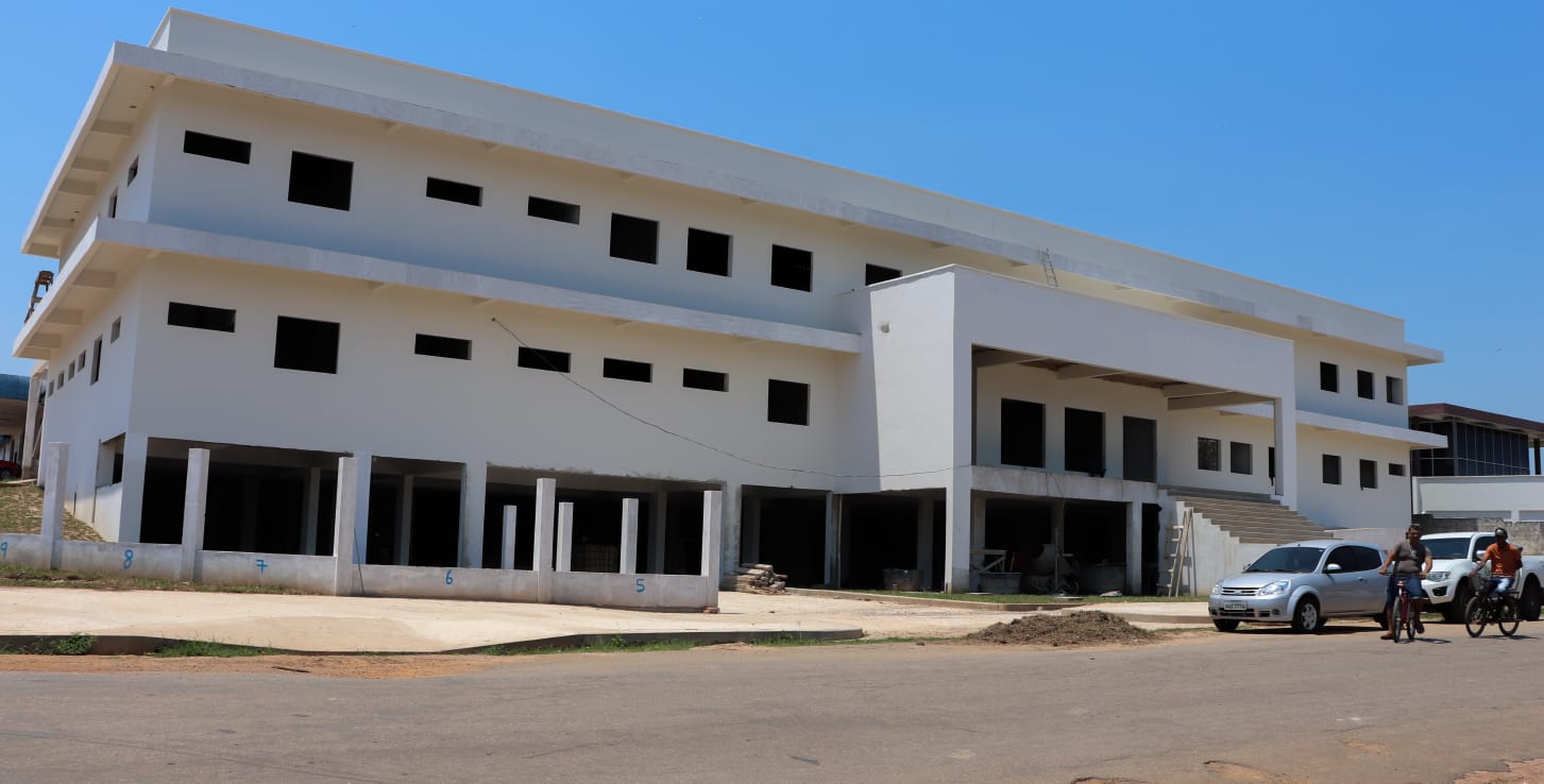 Secretaria de Infraestrutura acompanha andamento da obra de reforma e ampliação do Hospital João Câncio Fernandes