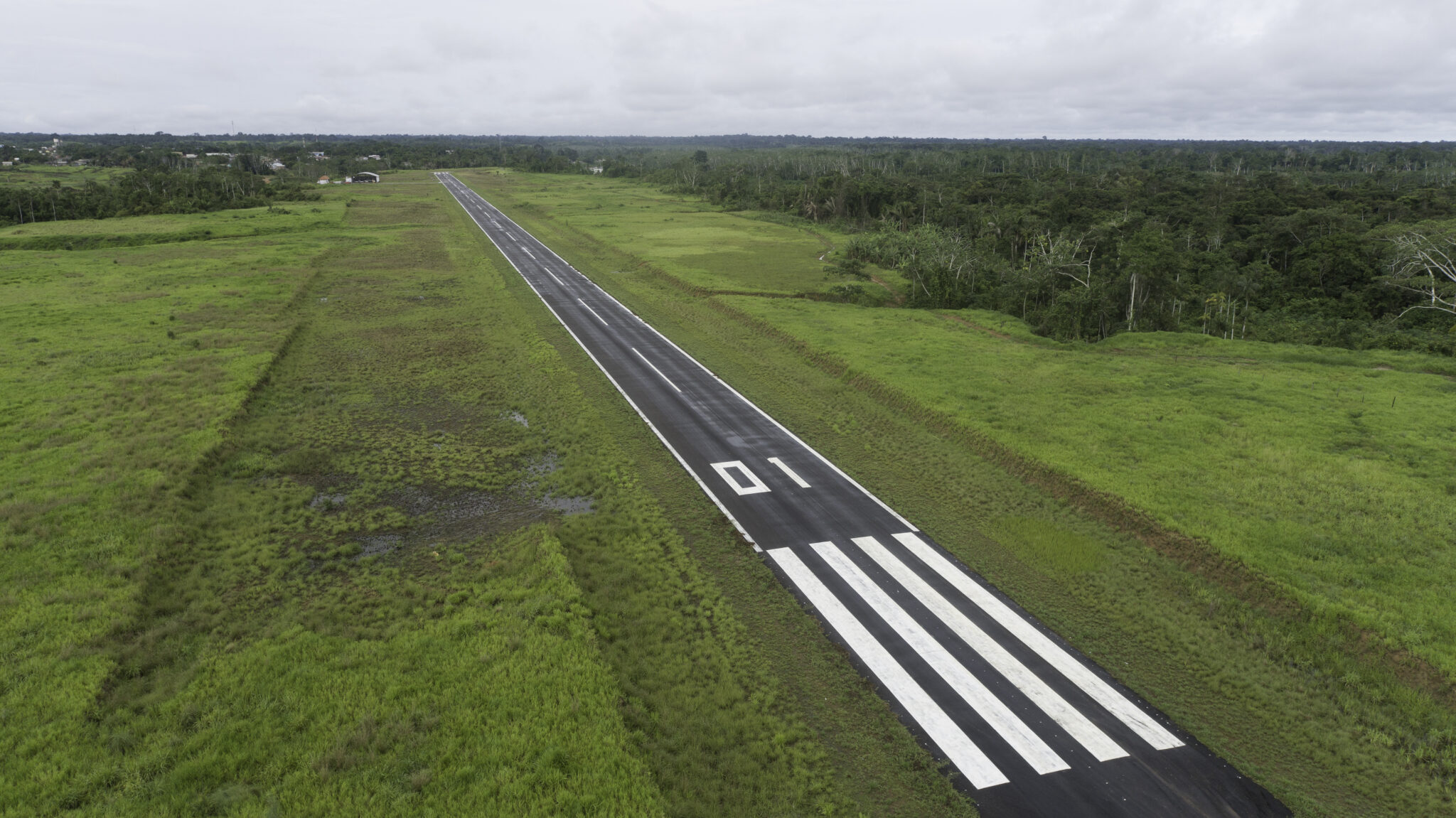 Governo prossegue com cercamento da pista de pouso do aeródromo de Manoel Urbano