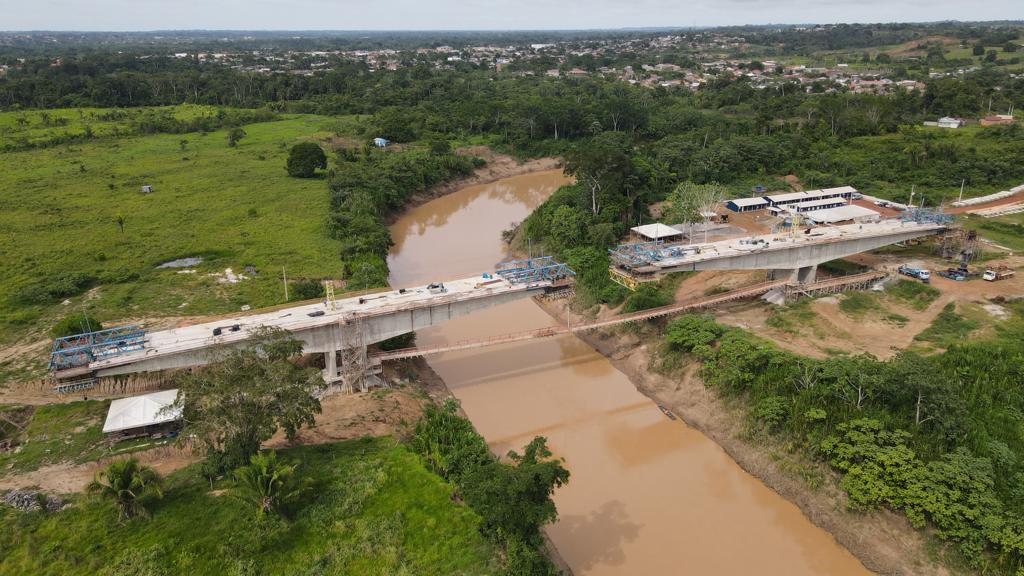 Governo ampliou investimentos em obras comandadas pelo Deracre em todo o estado