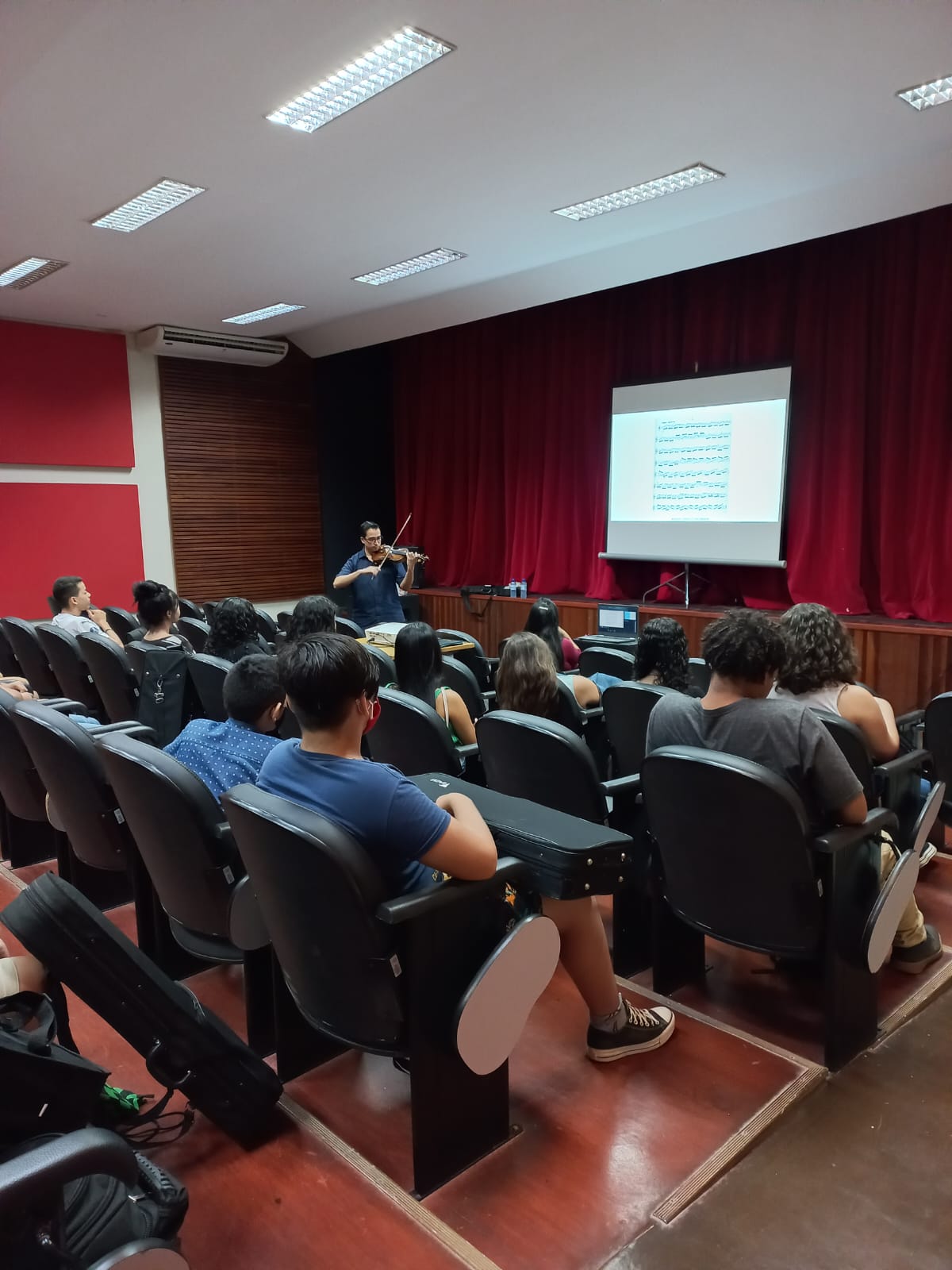 Escola de Música e Ufac desenvolvem atividades educativas para estudantes e a comunidade