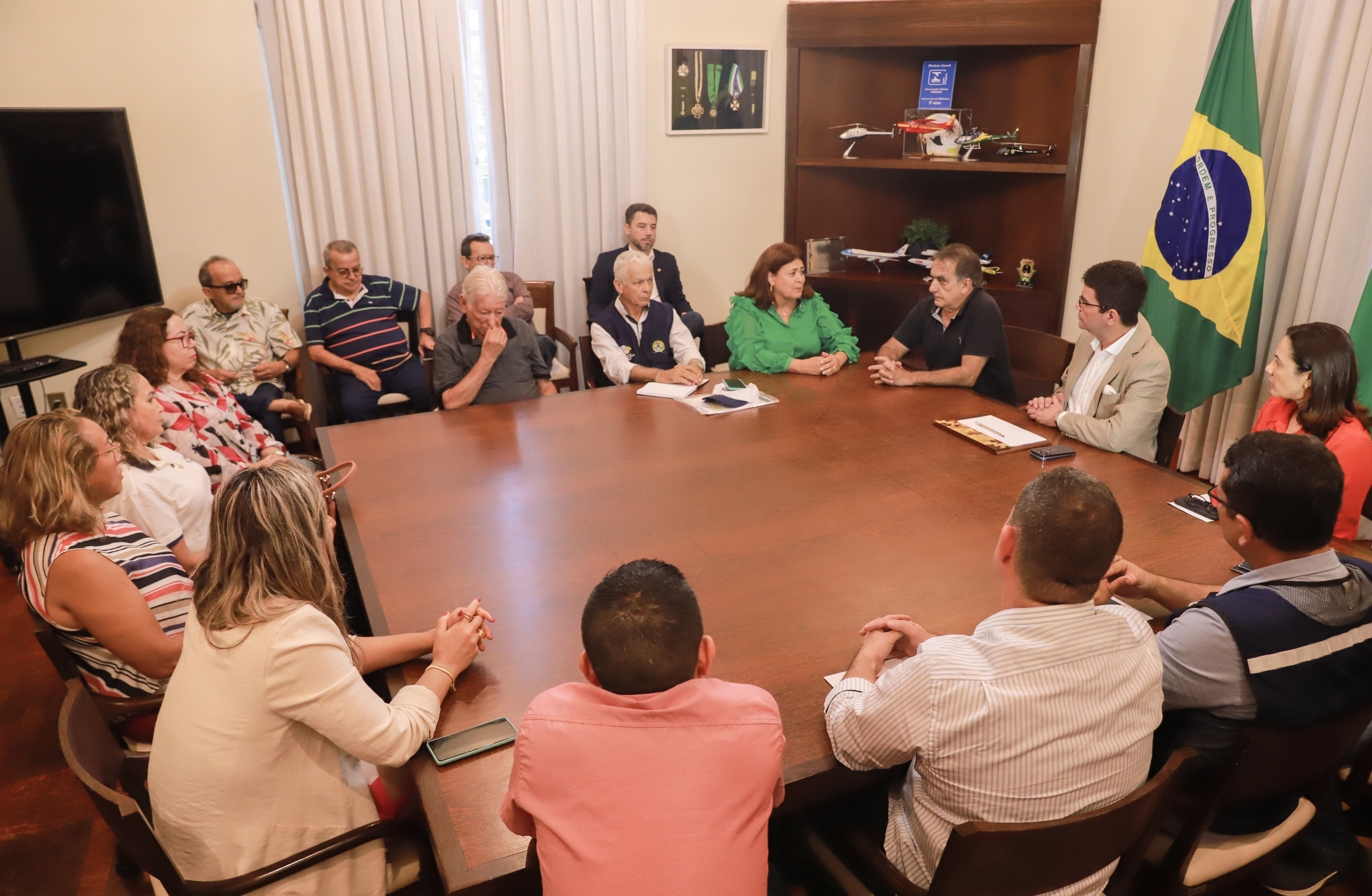 Governo do Estado e Crea-AC debatem medidas de engenharia para enfrentamento às enchentes