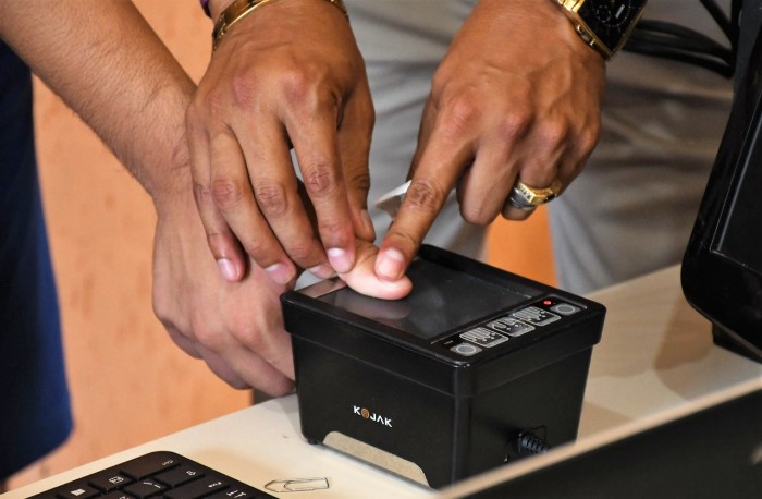 Adolescentes privados de liberdade recebem a nova Carteira de Identidade Nacional