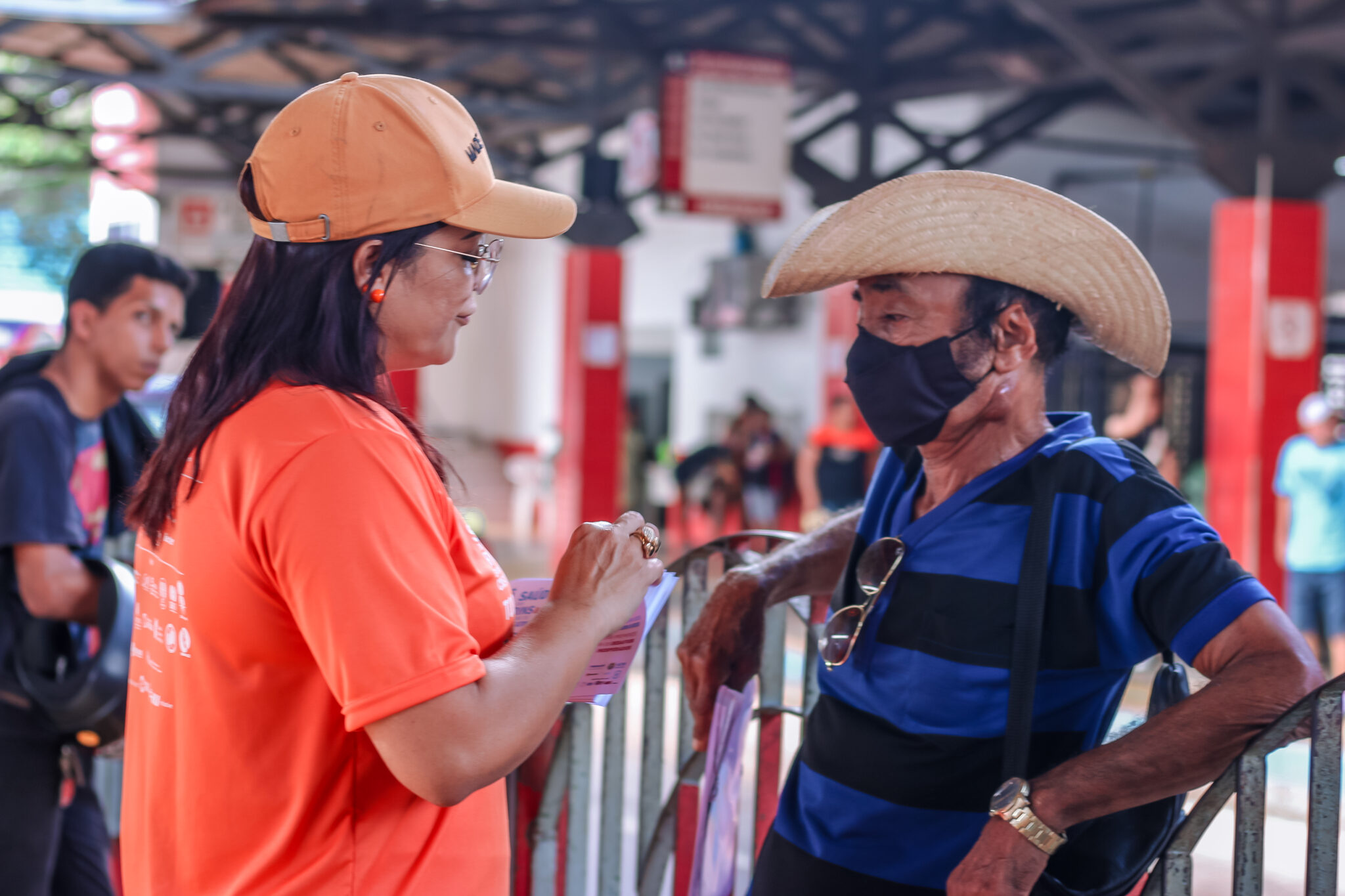 Em alusão ao Dia Mundial do Rim, Fundhacre realiza panfletagem no Centro de Rio Branco