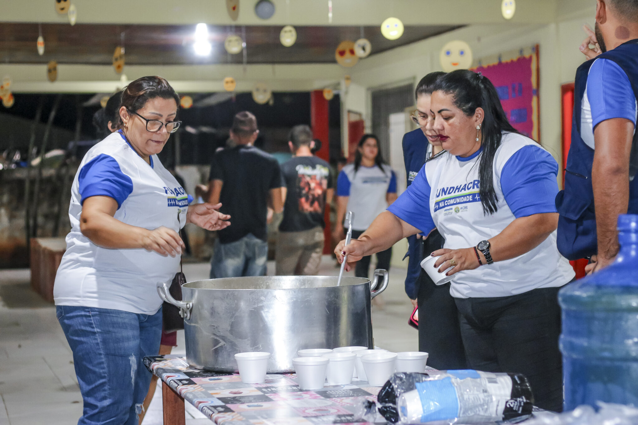 Programa Fundhacre na Comunidade leva ação social às famílias vítimas da enchente