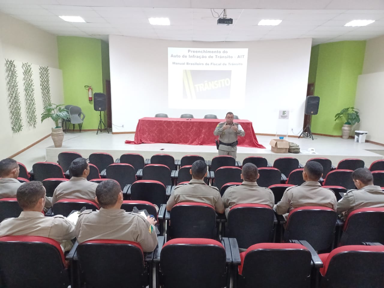 Polícia Militar do Acre oferece capacitação de trânsito a militares do interior