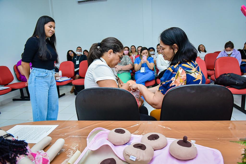 Saúde promove curso de manejo clínico para aleitamento materno