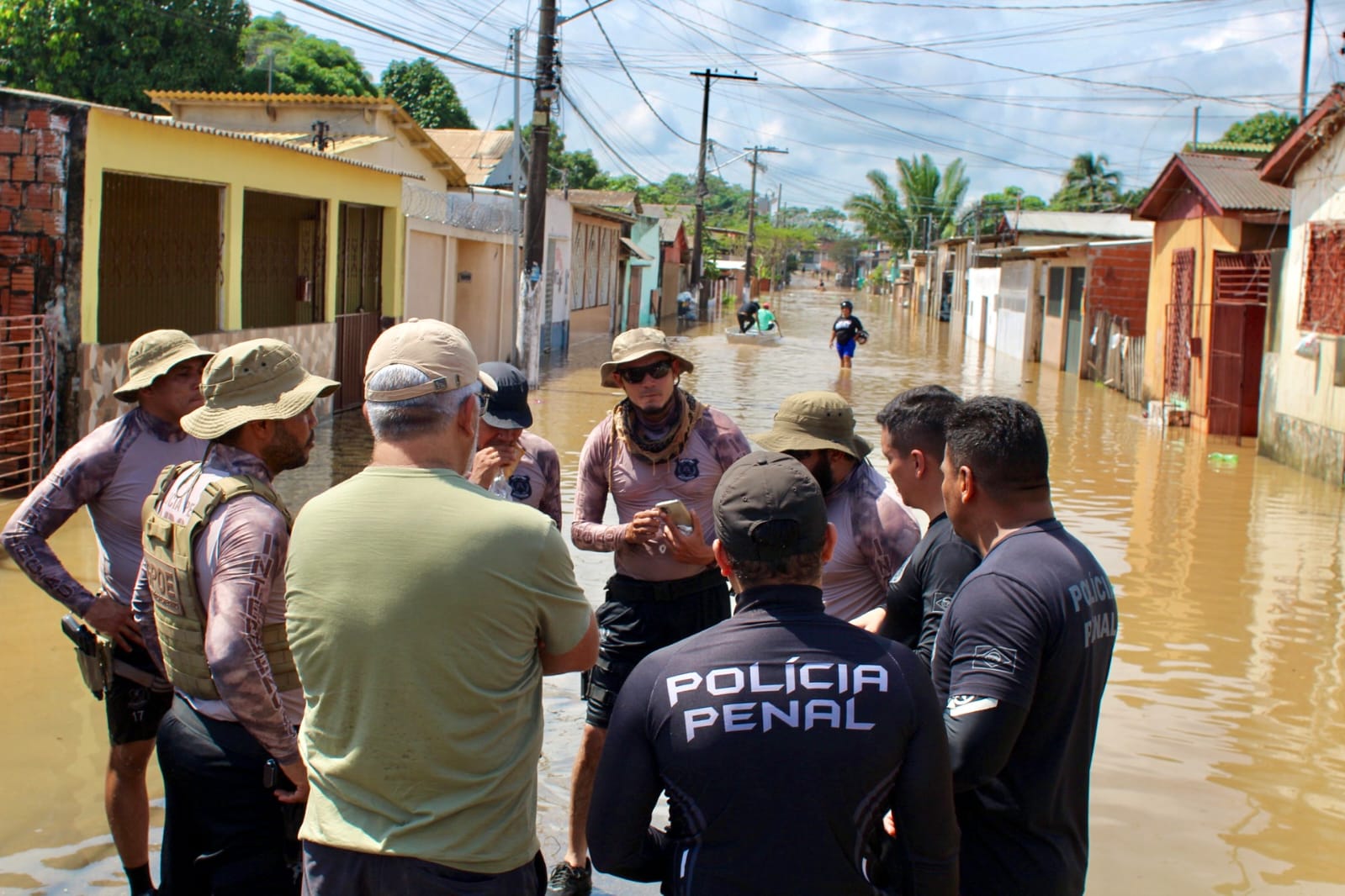 Iapen atua para ajudar pessoas abrigadas e isoladas pelas fortes chuvas