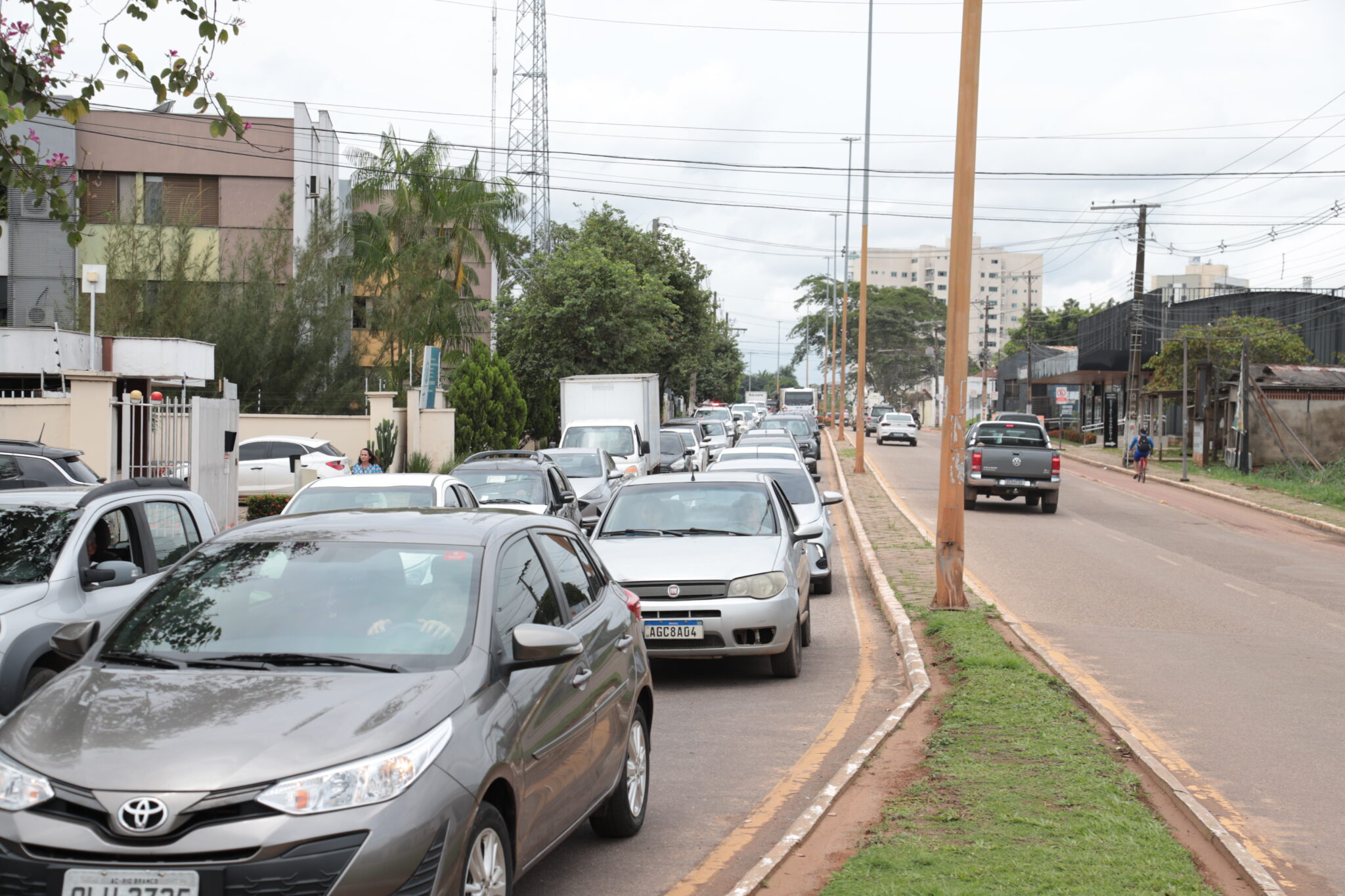 Em medida emergencial por causa das enchentes, Detran prorroga pagamento do licenciamento