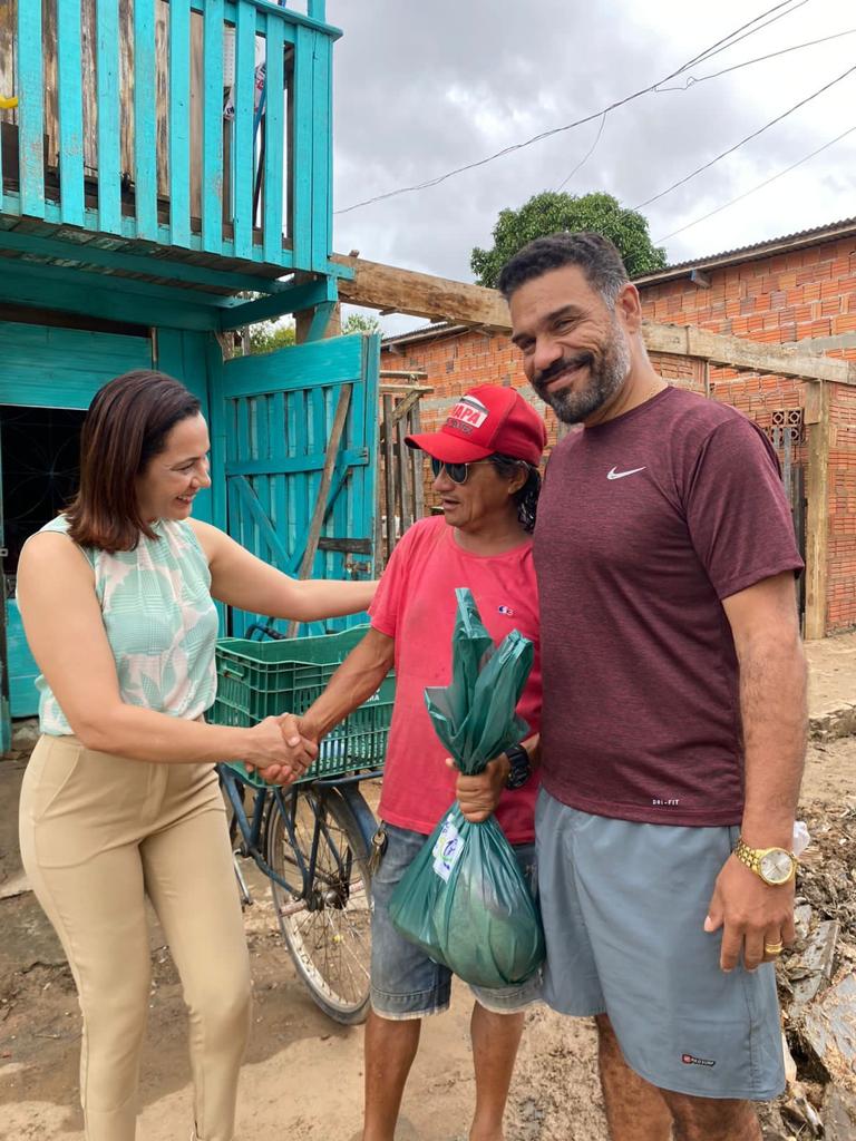 Moradores do bairro 6 de Agosto são beneficiados pelo Programa Peixe no Prato Solidário