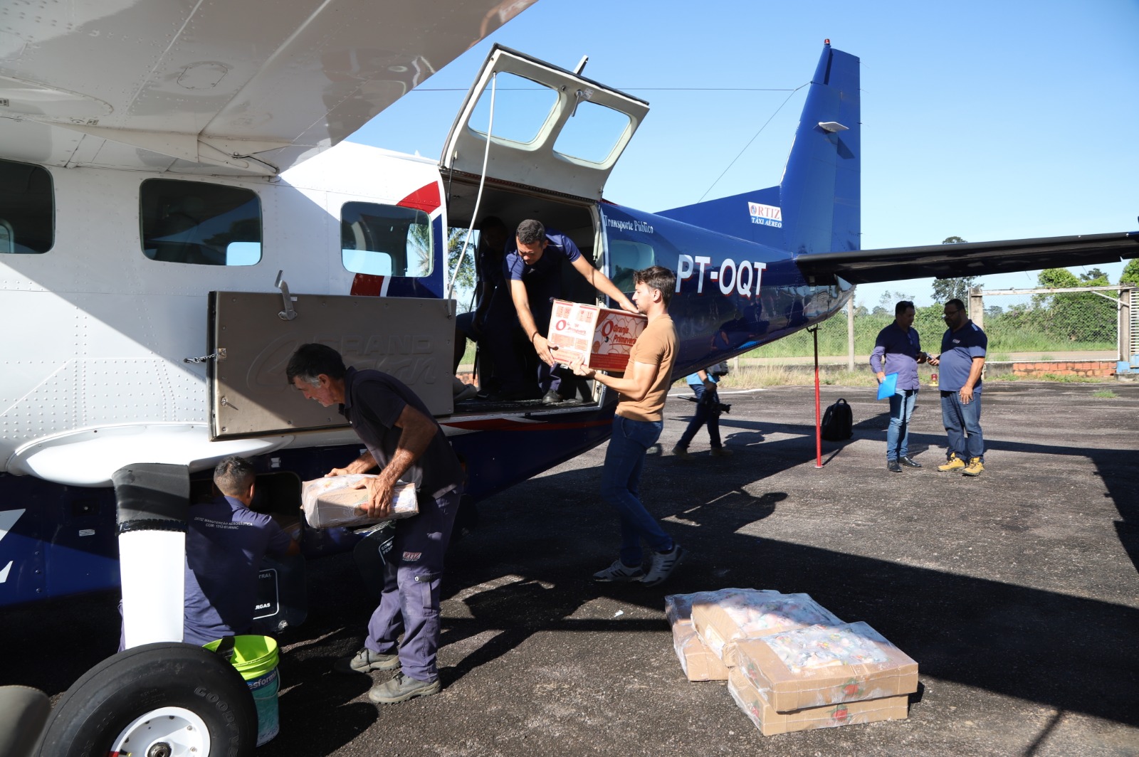 Governo do Estado entrega perecíveis da merenda escolar por via aérea no município de Jordão