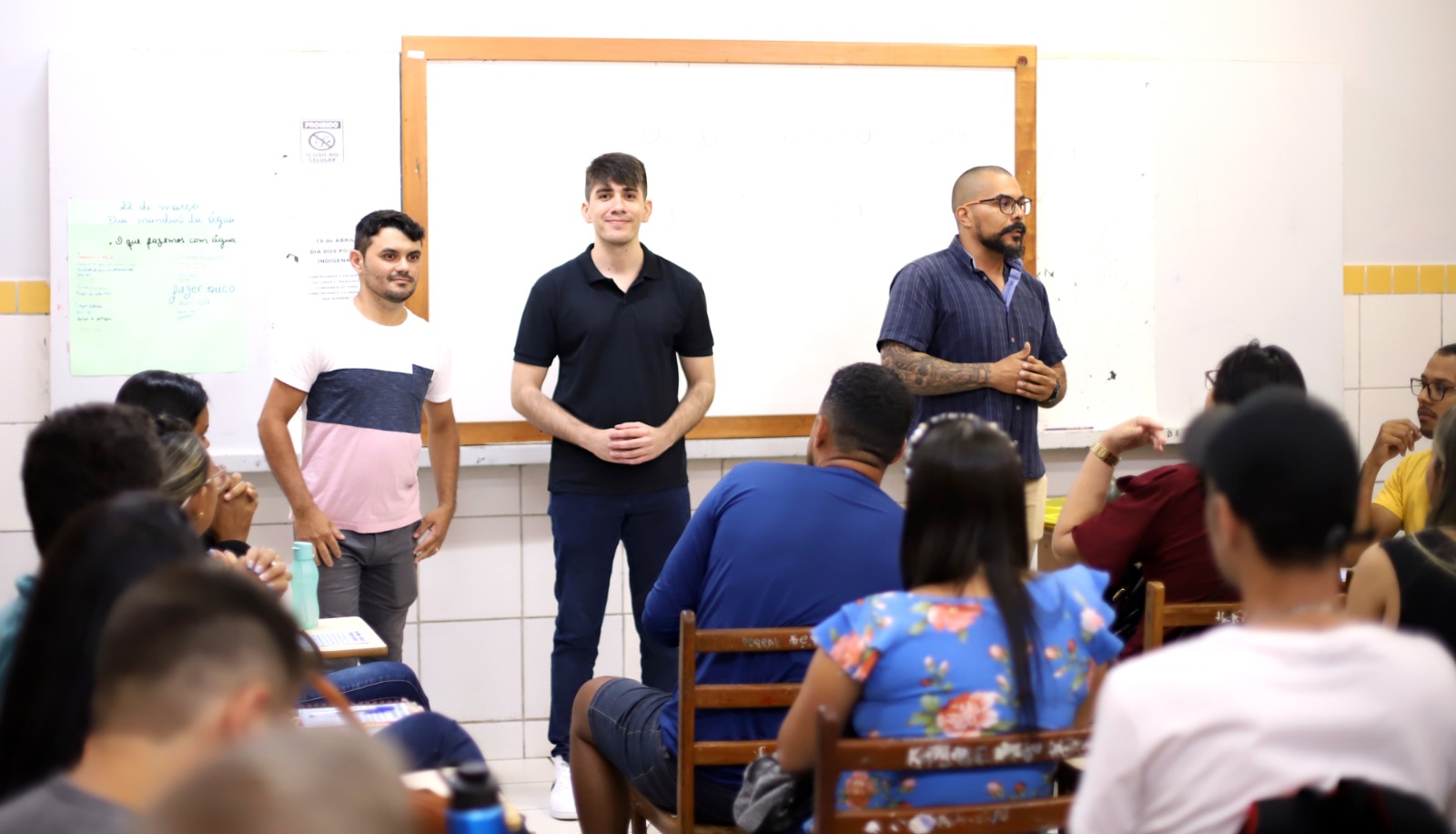 Estado realiza oficina pedagógica para professores da Educação de Jovens e Adultos