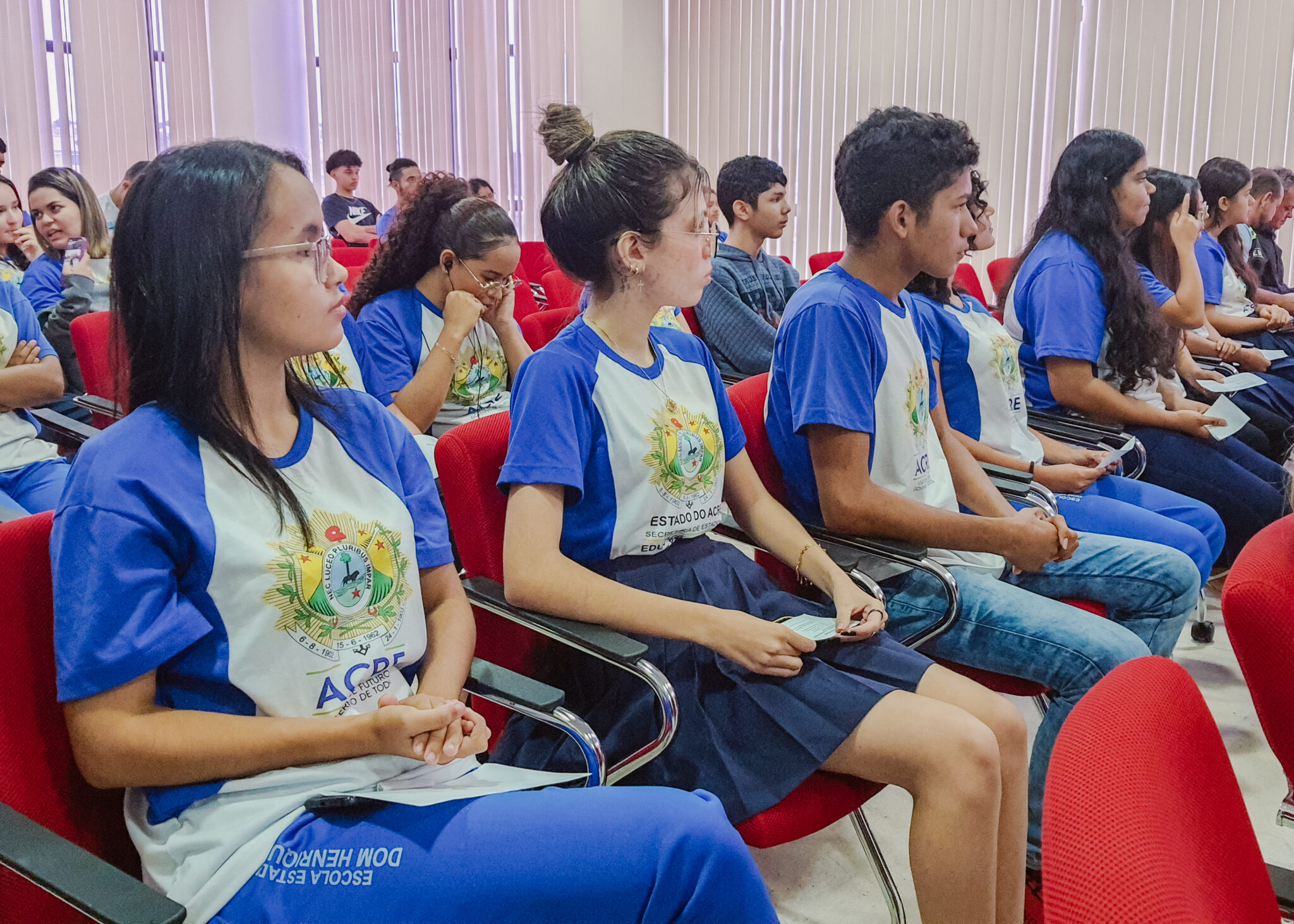 Em Cruzeiro do Sul, alunos da rede estadual recebem premiação de concurso de redação e poesia