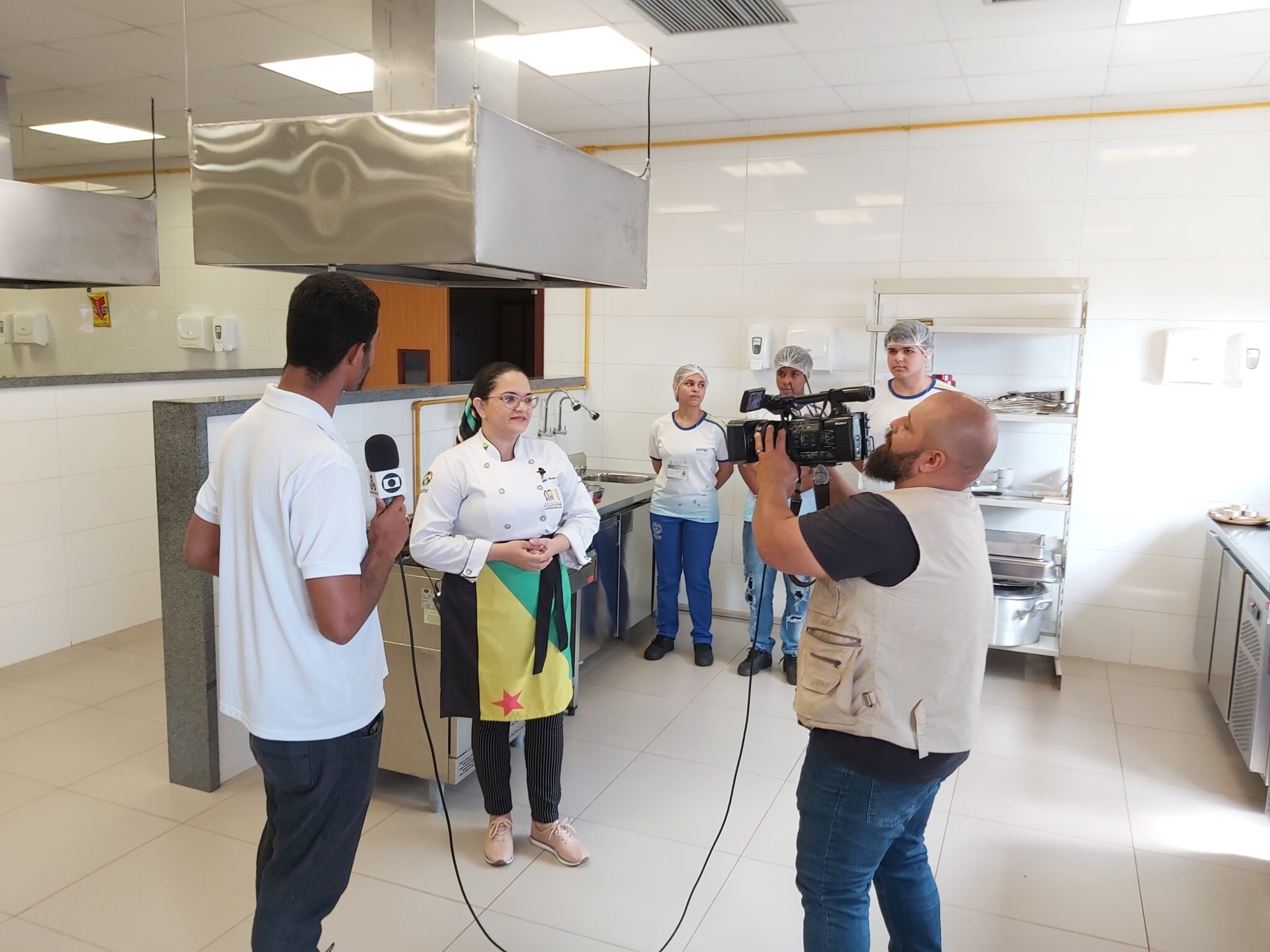 Alunos da Escola de Gastronomia do Estado participam de gravação em programa de TV