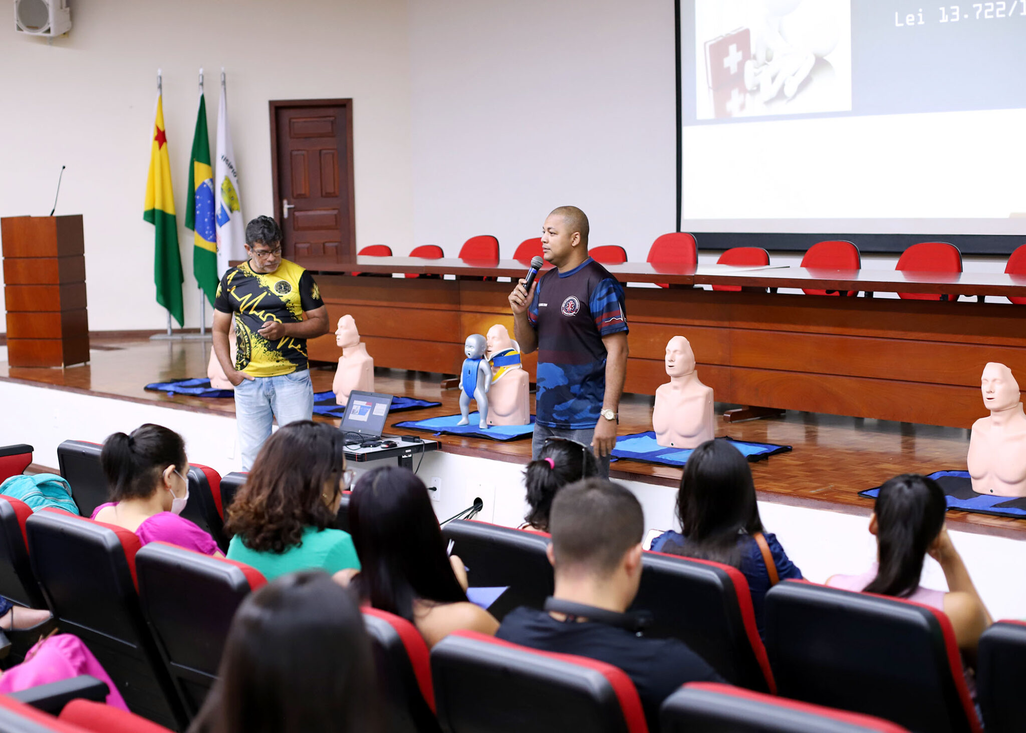 Educação do Estado promove formação de primeiros socorros para assistentes educacionais