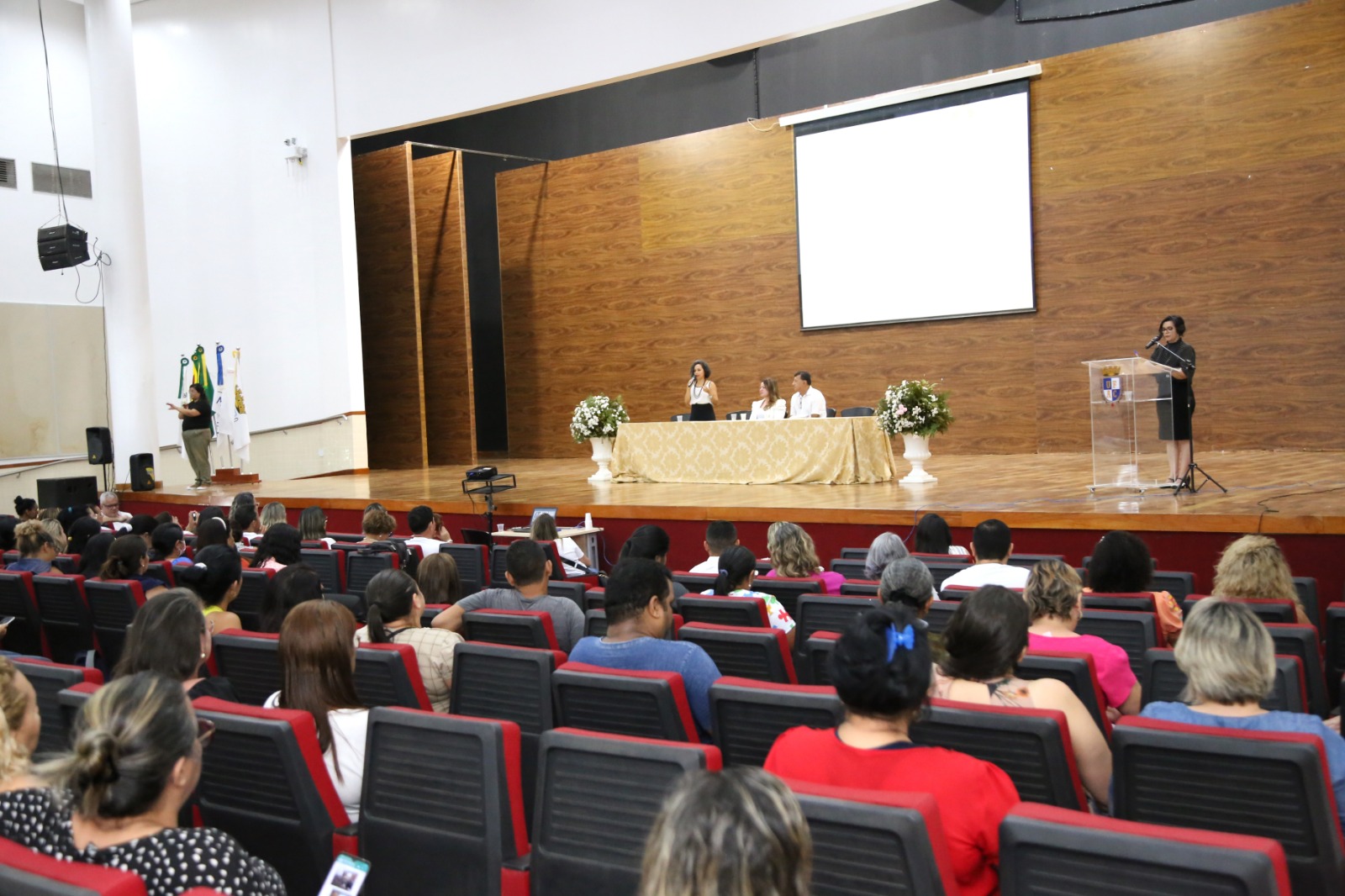 Educação capacita professores mediadores e assistentes educacionais da rede estadual