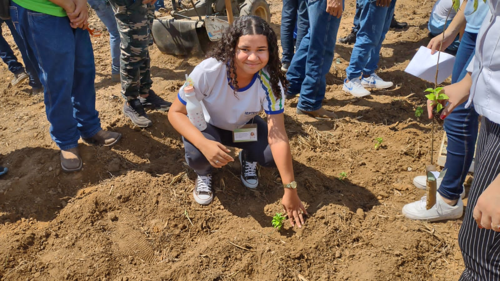 No Mês do Meio Ambiente, centros do Ieptec envolvem alunos em projeto de produção de horta orgânica e sustentável