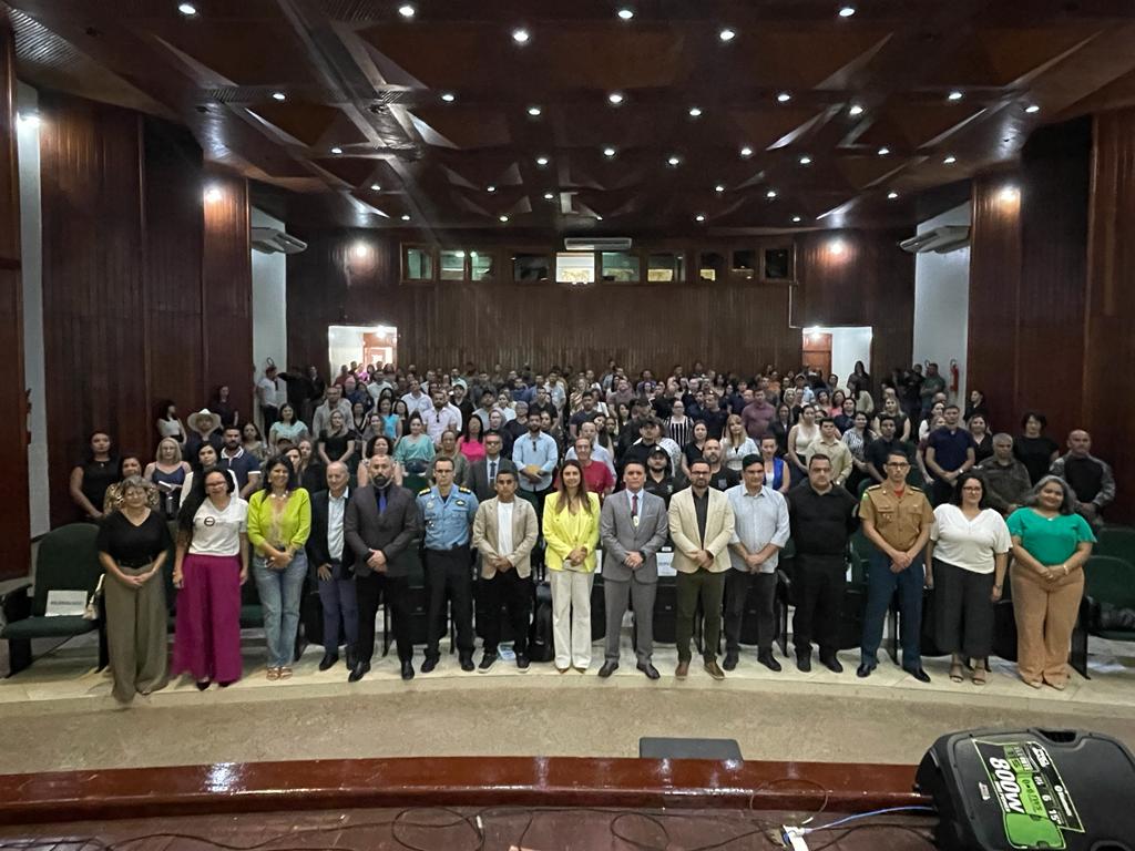 Durante seminário de Políticas Penais, Iapen e instituições parceiras assinam termo de cooperação do Projeto Presídios Leitores