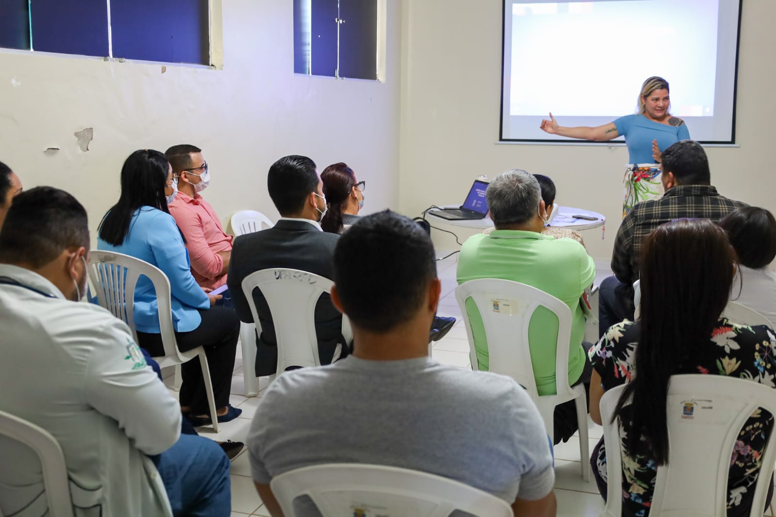 Palestra sobre assédio moral e sexual no trabalho é ministrada aos servidores da UPA do 2º Distrito