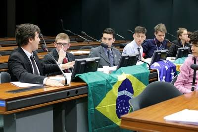 Programa Parlamento Jovem Brasileiro está com inscrições abertas