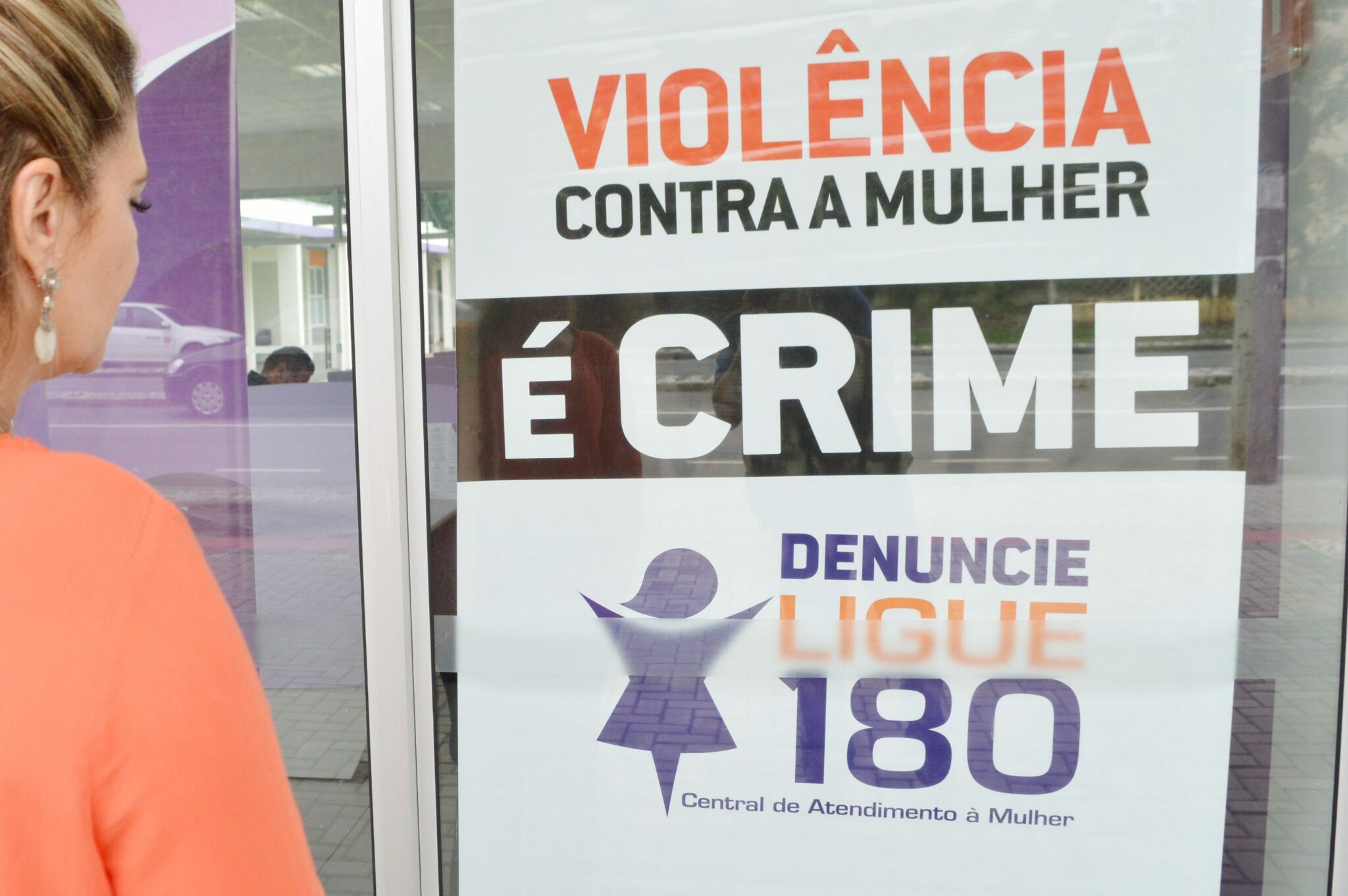 Entra em vigor lei que cria certificação de Zona Segura para mulheres em estabelecimentos do Acre