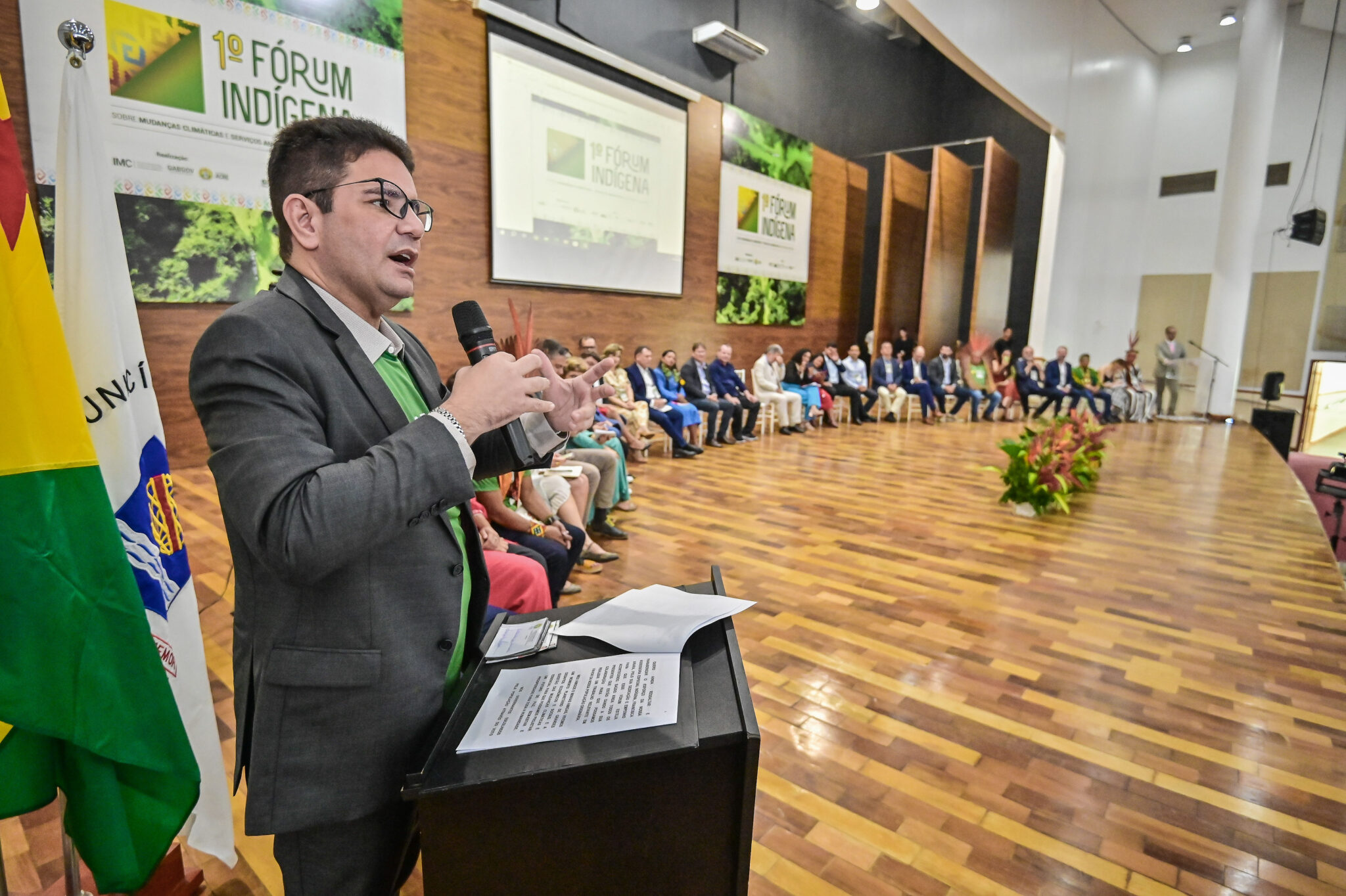 Governador anuncia criação da Secretaria Extraordinária de Povos Indígenas durante abertura de fórum