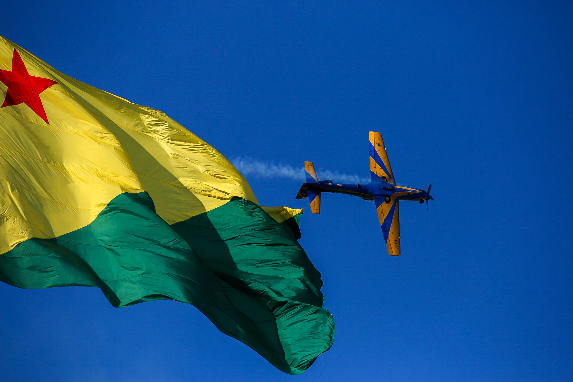 Apresentação da Esquadrilha da Fumaça encanta milhares de pessoas em Rio Branco