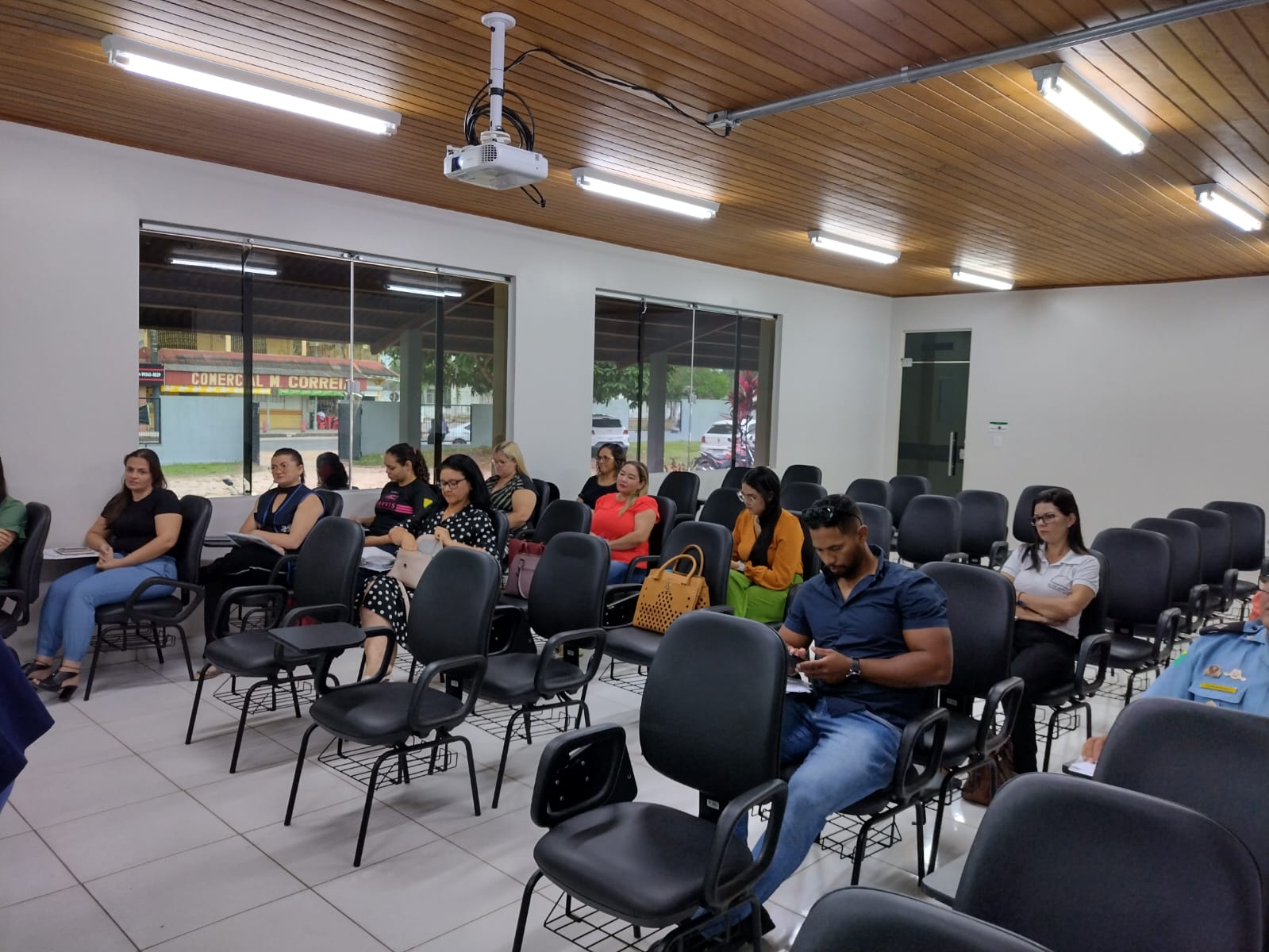 Saúde promove ciclo de oficinas voltadas à saúde do idoso e da pessoa com deficiência, em Cruzeiro do Sul