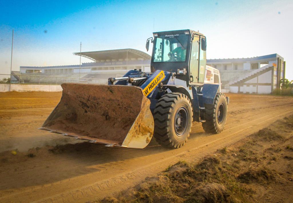 Em Cruzeiro do Sul, Deracre inicia trabalhos no local da Expoacre Juruá