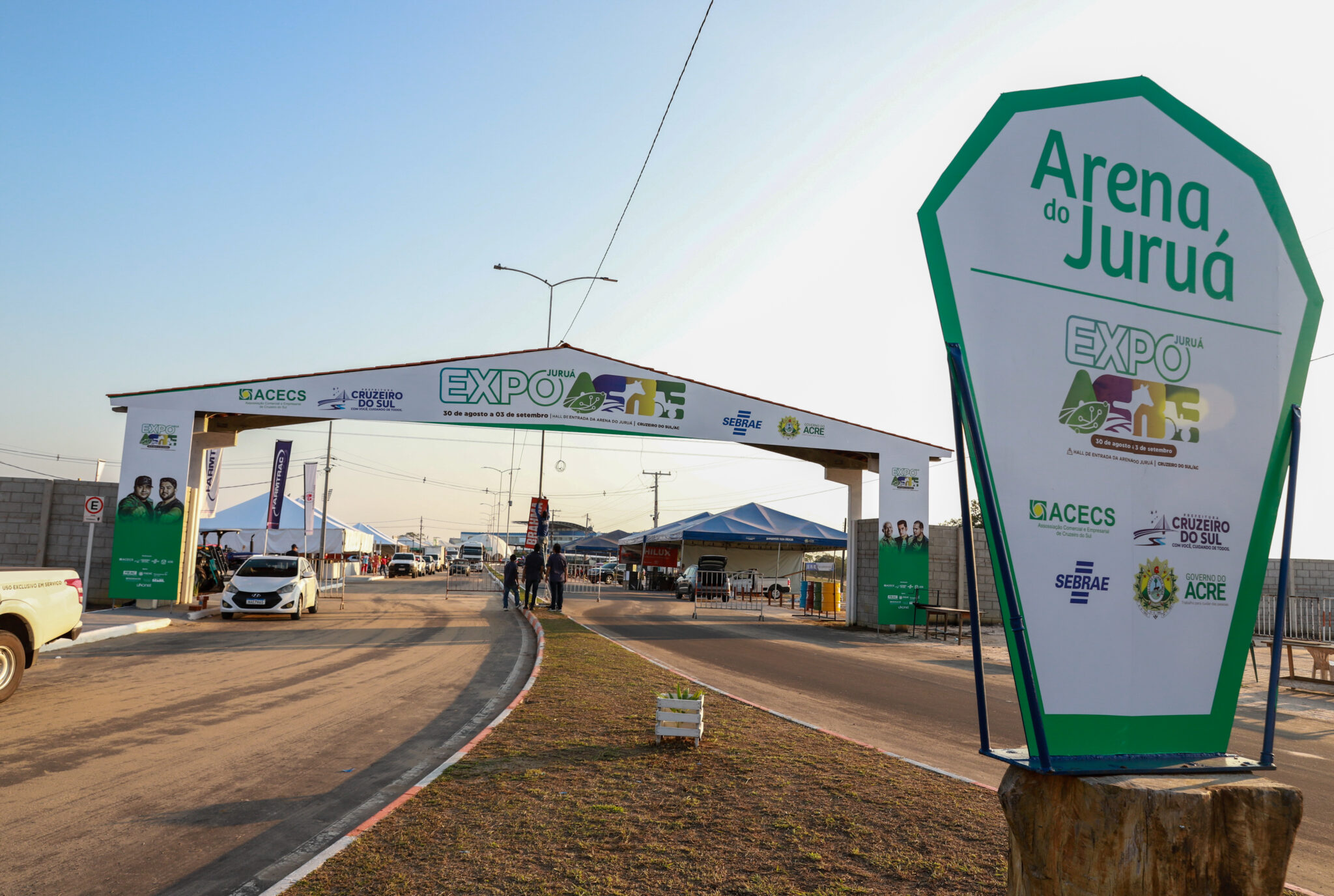 Governador Gladson Cameli acompanha os preparativos finais para a Expoacre Juruá