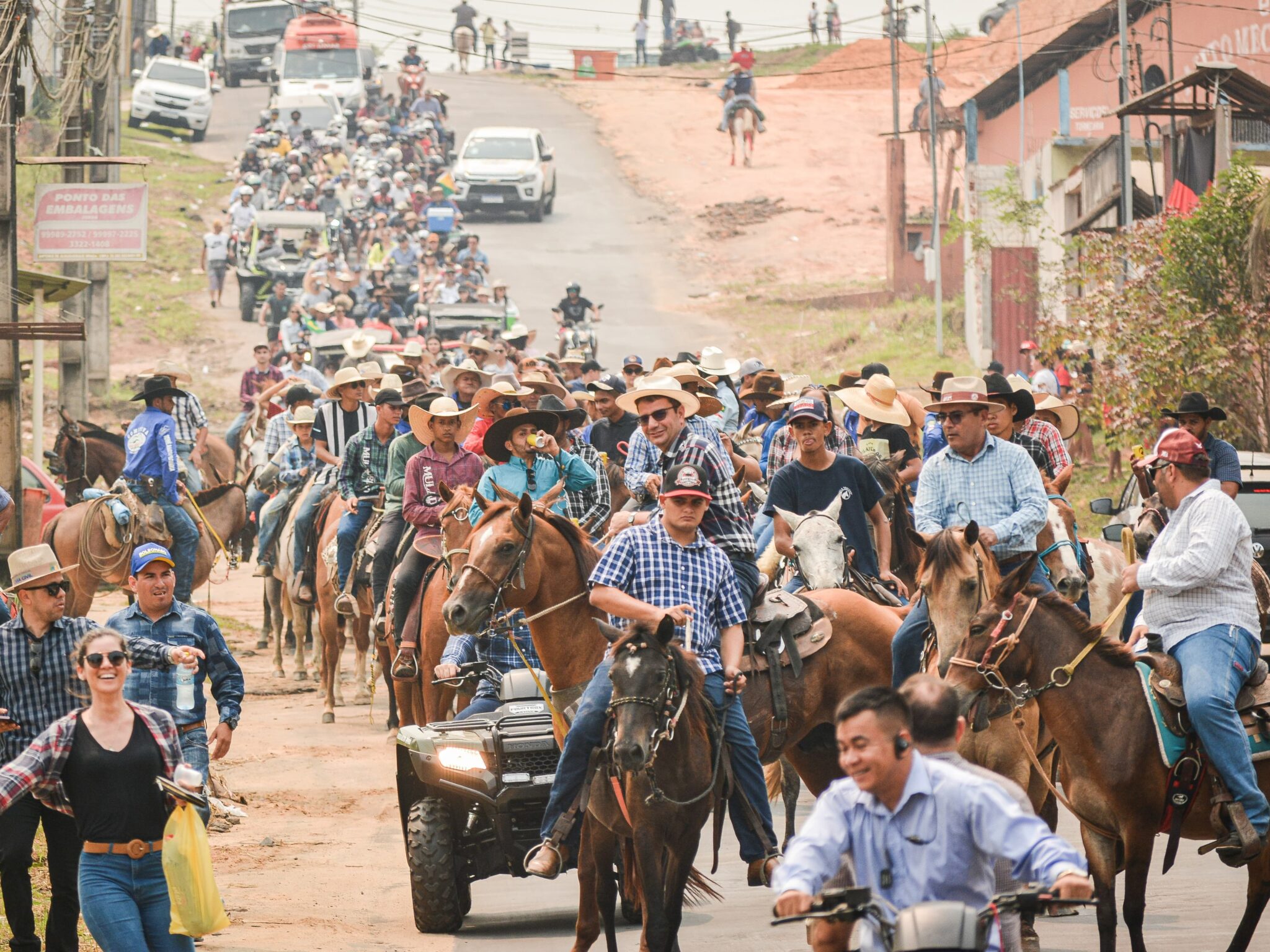 Idaf orienta participantes da cavalgada a buscarem Guia de Trânsito para Animais