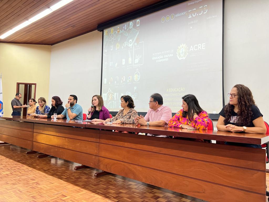 Educação estadual participa de seminário sobre o novo Ensino Médio